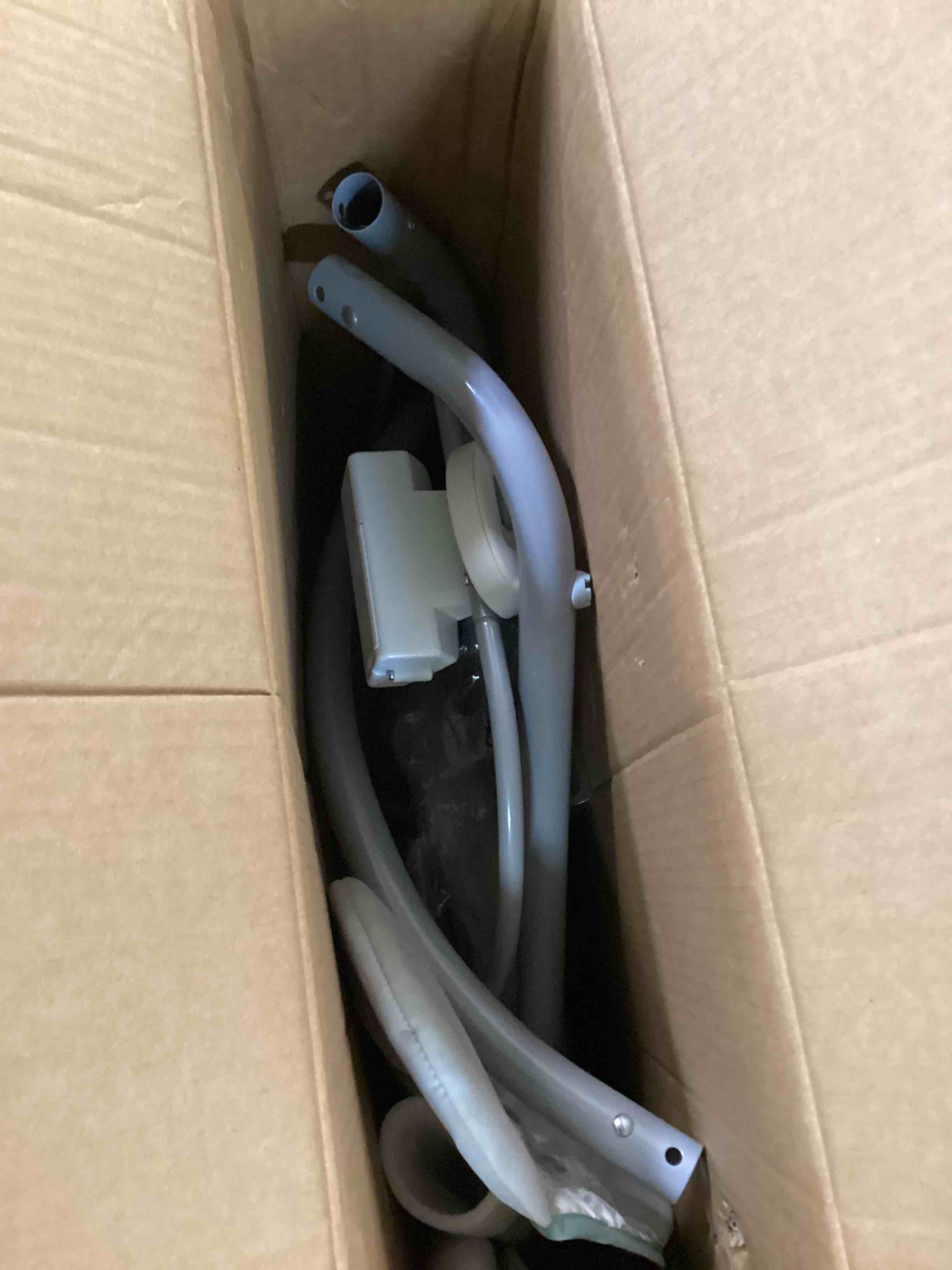 https://s3.amazonaws.com/lotting-images-prod/bidfta/TEA0440984_1730471755327.jpeg