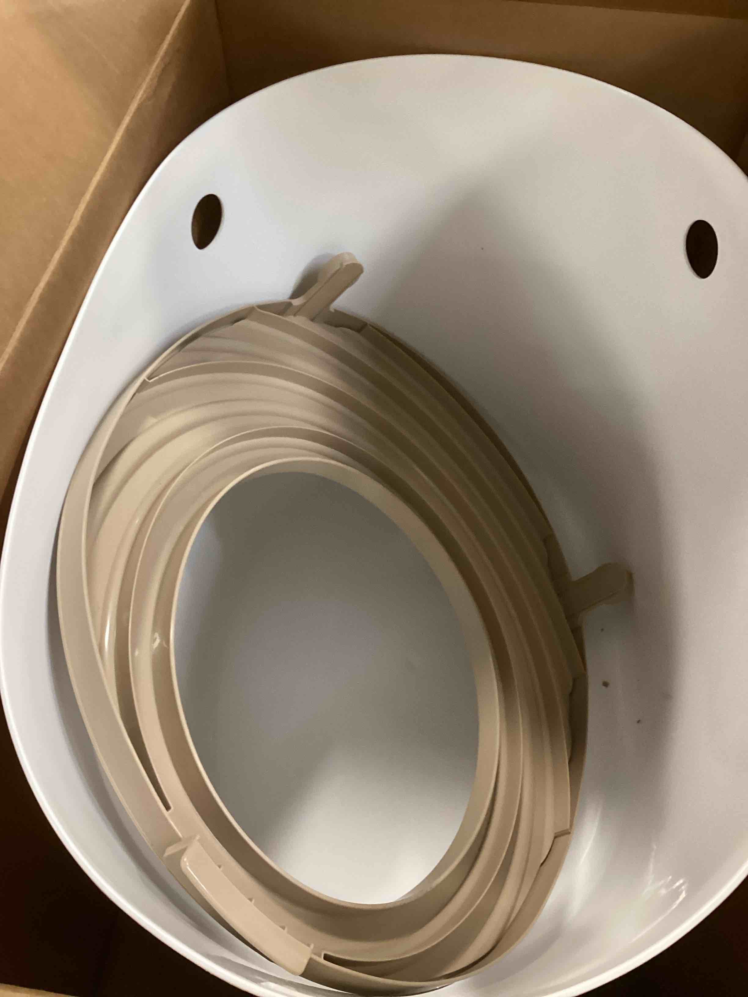 https://s3.amazonaws.com/lotting-images-prod/bidfta/TEA0441323_1730299807000.jpeg