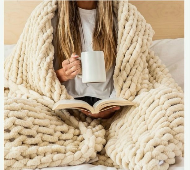 YnM Velvet Weighted Blanket, Handmade Chunky Knitted Design, Soft and Cozy, Temperature Regulating and Breathable, Machine Washable Throw for Sleep or Home Decor (Cream, 60x80 Inch, 15lbs)