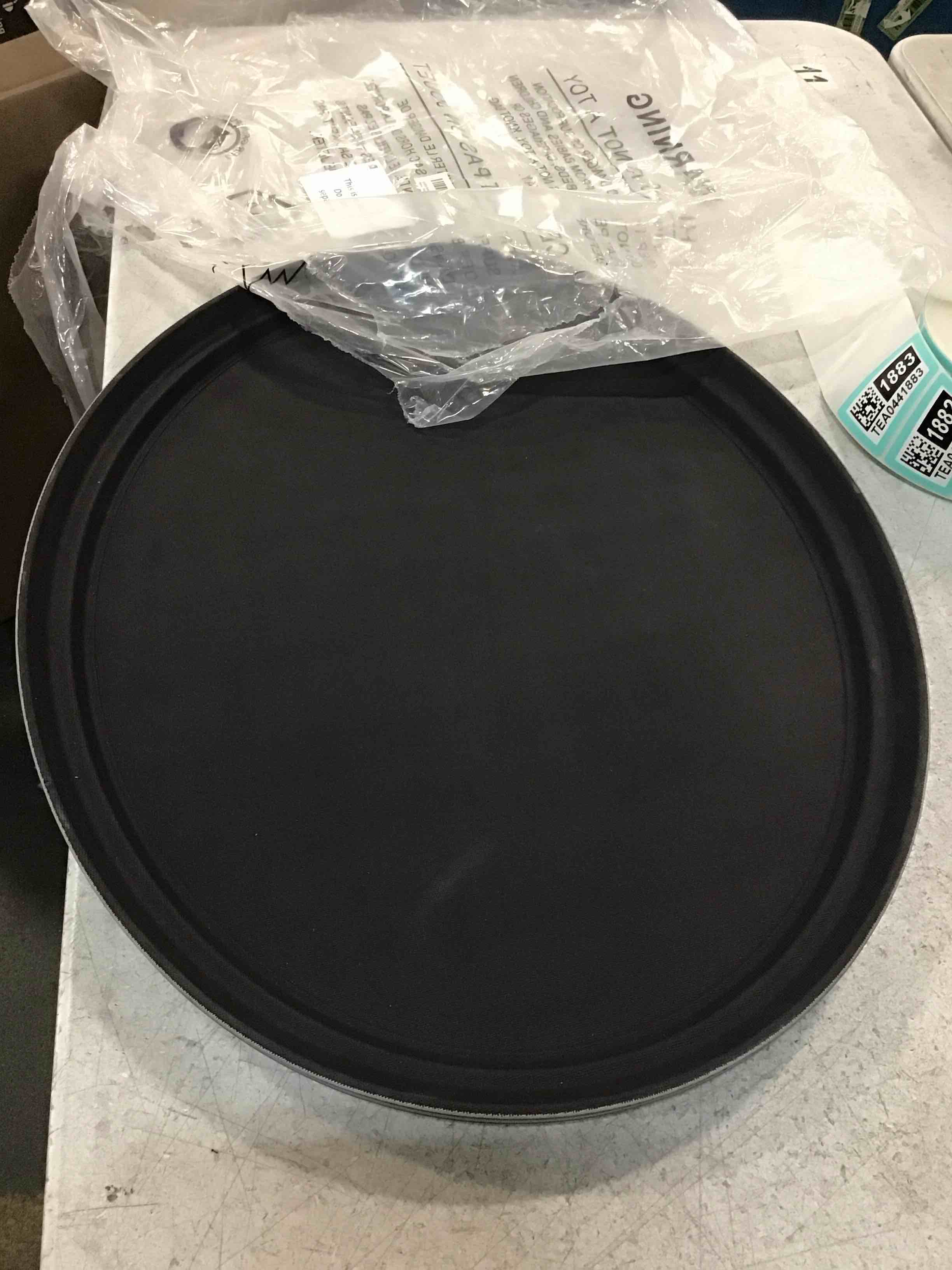 https://s3.amazonaws.com/lotting-images-prod/bidfta/TEA0441883_1729896070127.jpeg