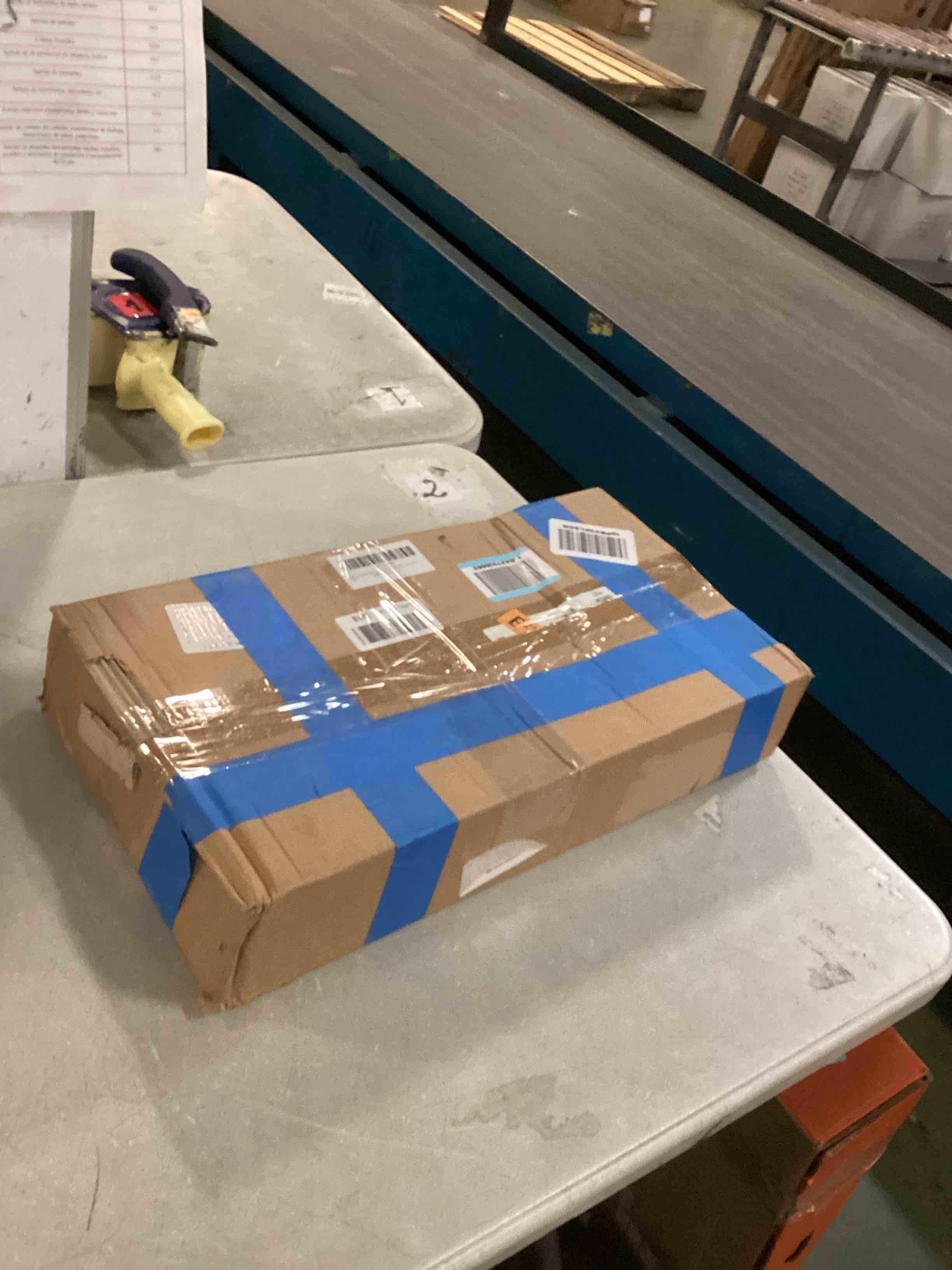 https://s3.amazonaws.com/lotting-images-prod/bidfta/TEA0441922_1729863228654.jpeg