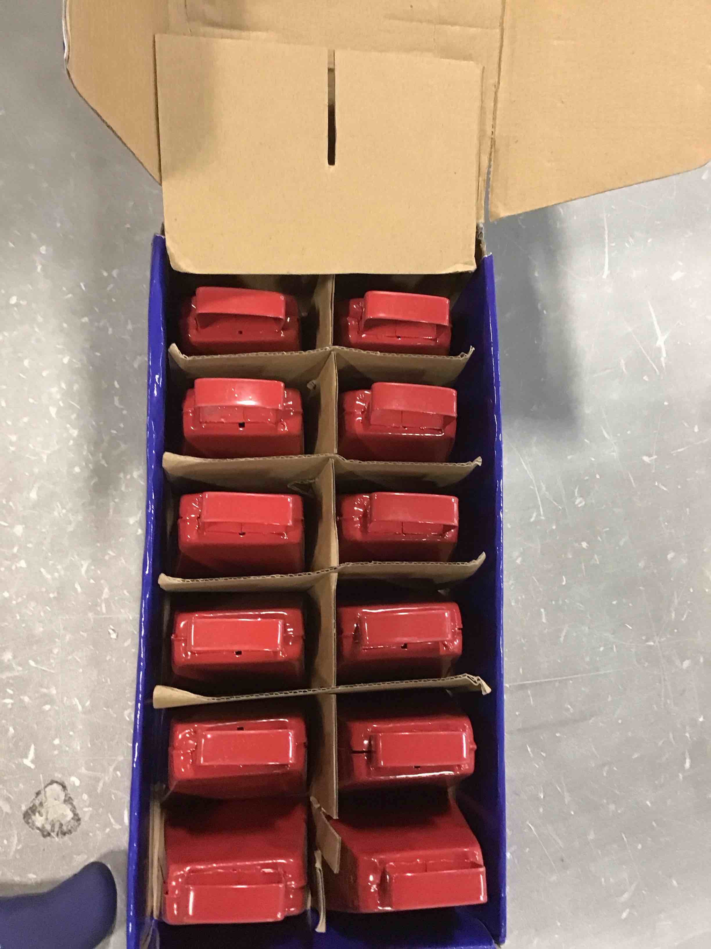 https://s3.amazonaws.com/lotting-images-prod/bidfta/TEA0442045_1730300259268.jpeg