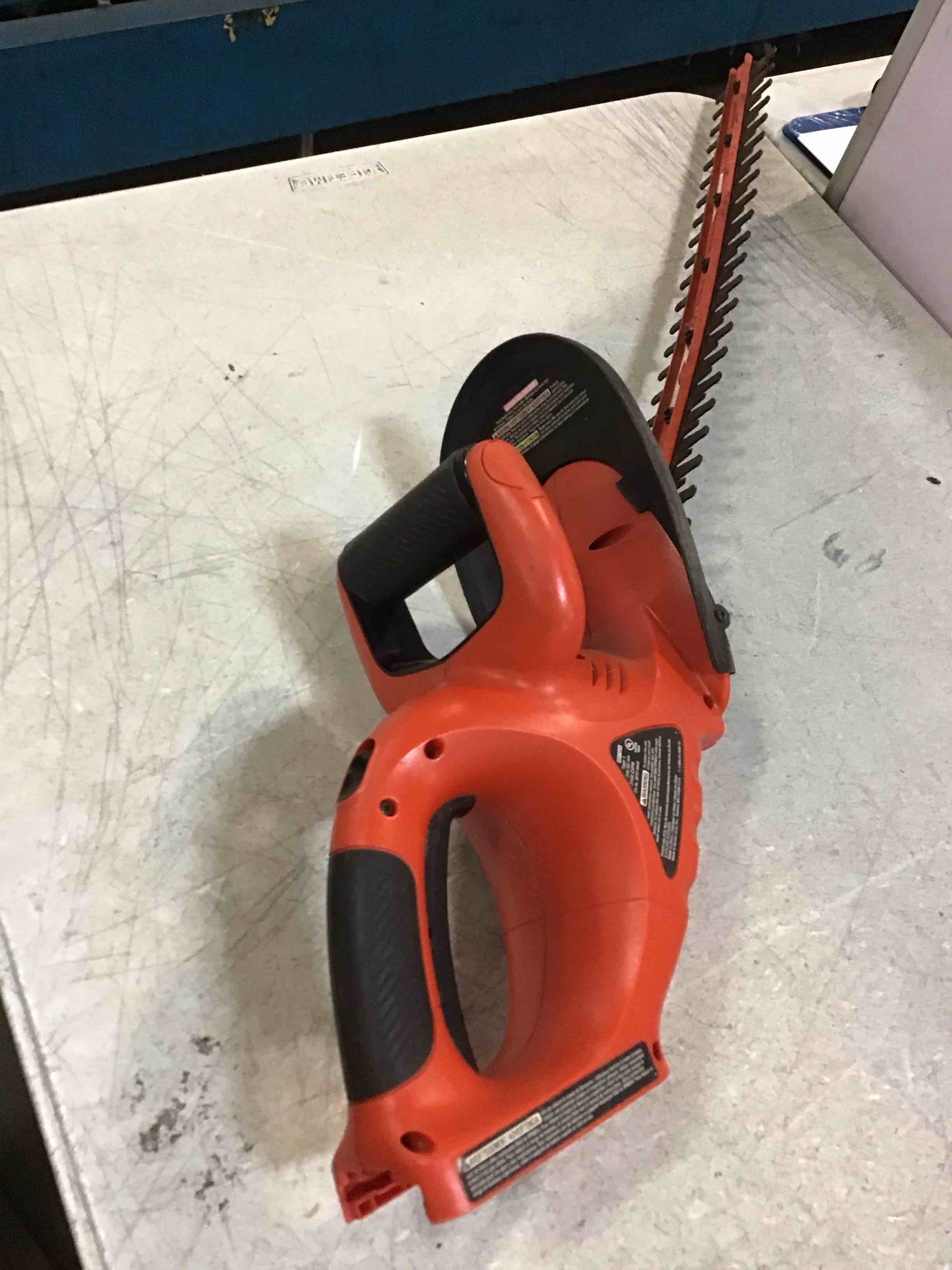 https://s3.amazonaws.com/lotting-images-prod/bidfta/TEA0442470_1730143910530.jpeg