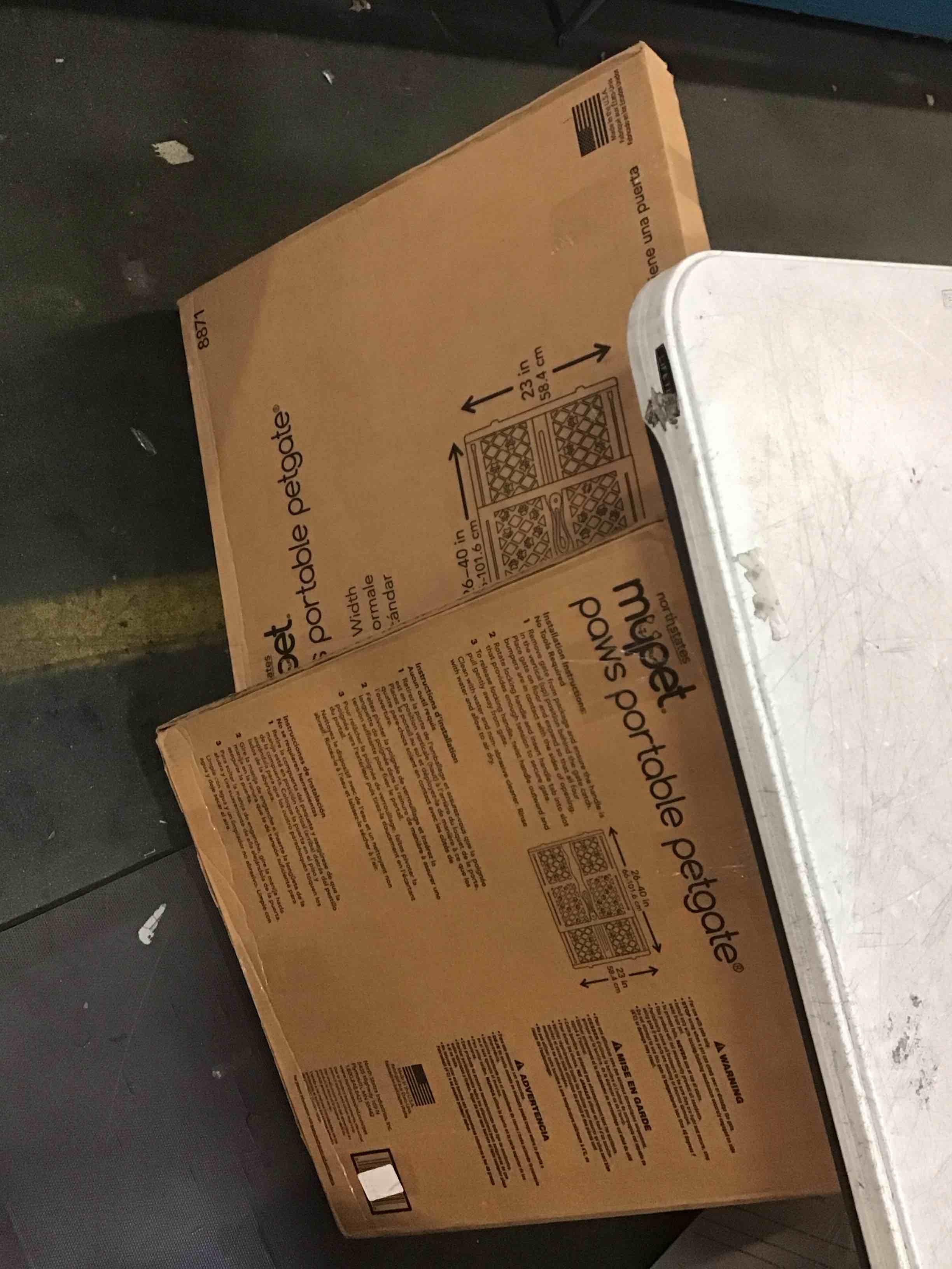https://s3.amazonaws.com/lotting-images-prod/bidfta/TEA0442502_1730136295631.jpeg