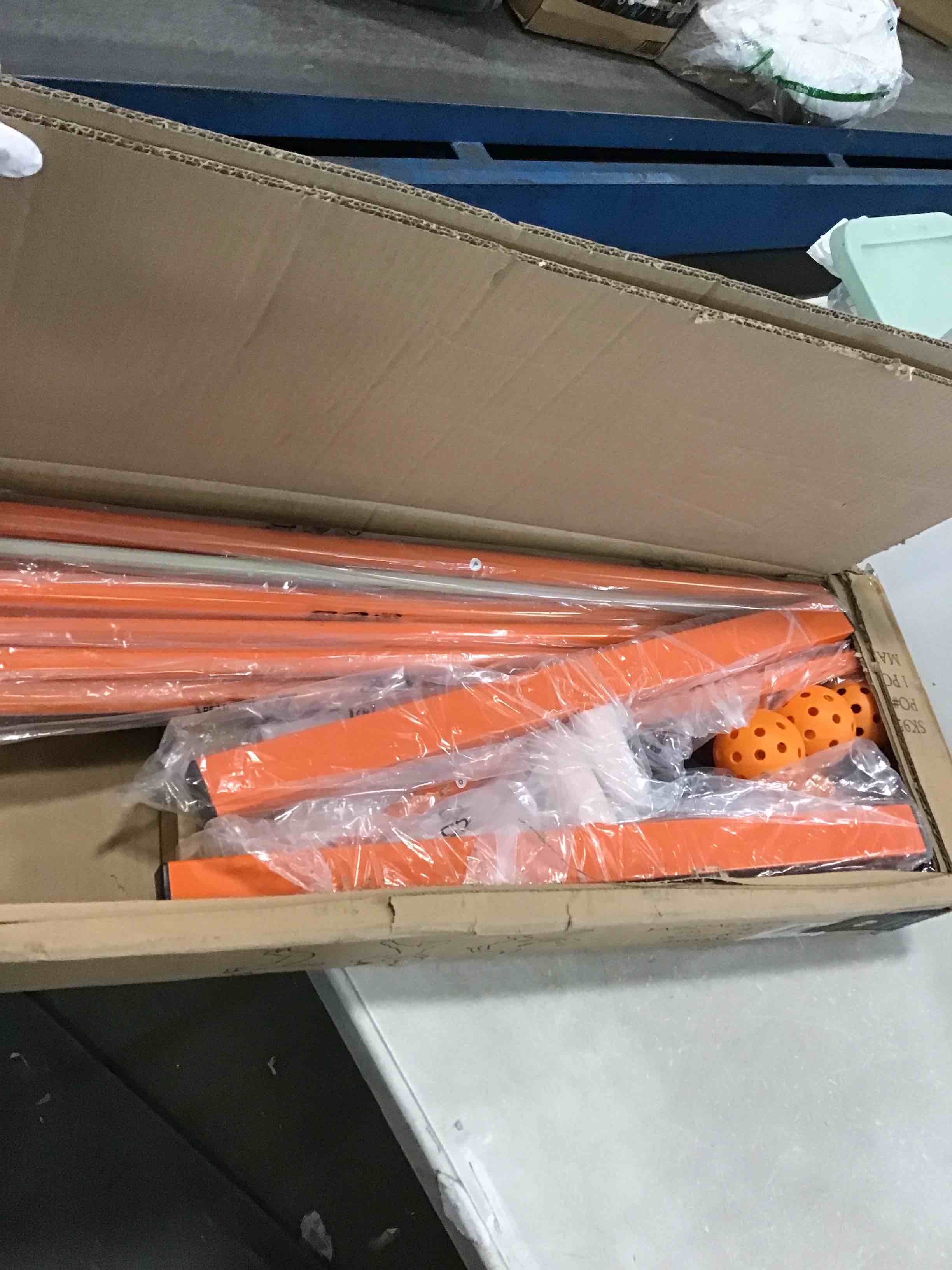 https://s3.amazonaws.com/lotting-images-prod/bidfta/TEA0443654_1729603549428.jpeg