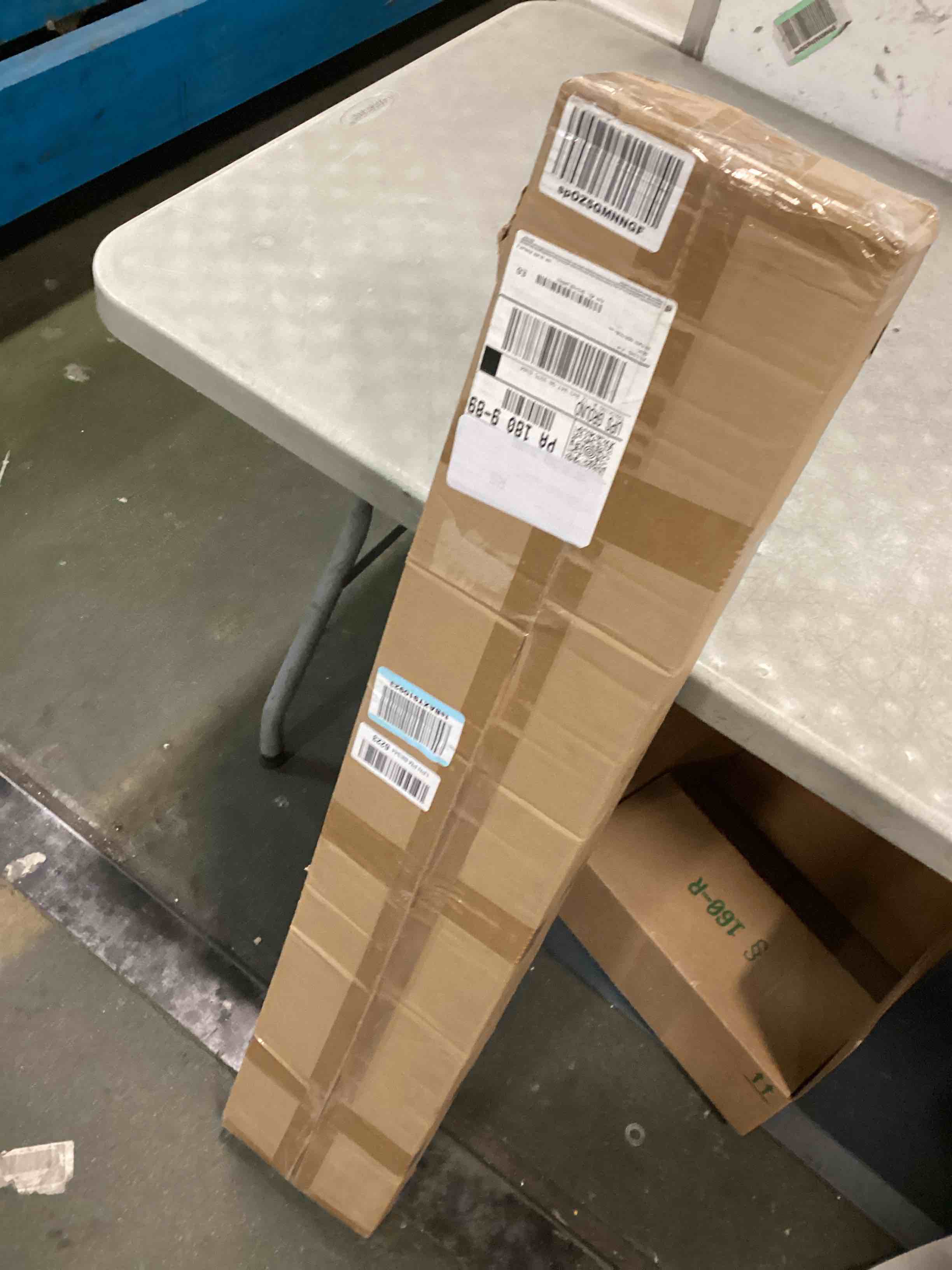 https://s3.amazonaws.com/lotting-images-prod/bidfta/TEA0444102_1730760077301.jpeg