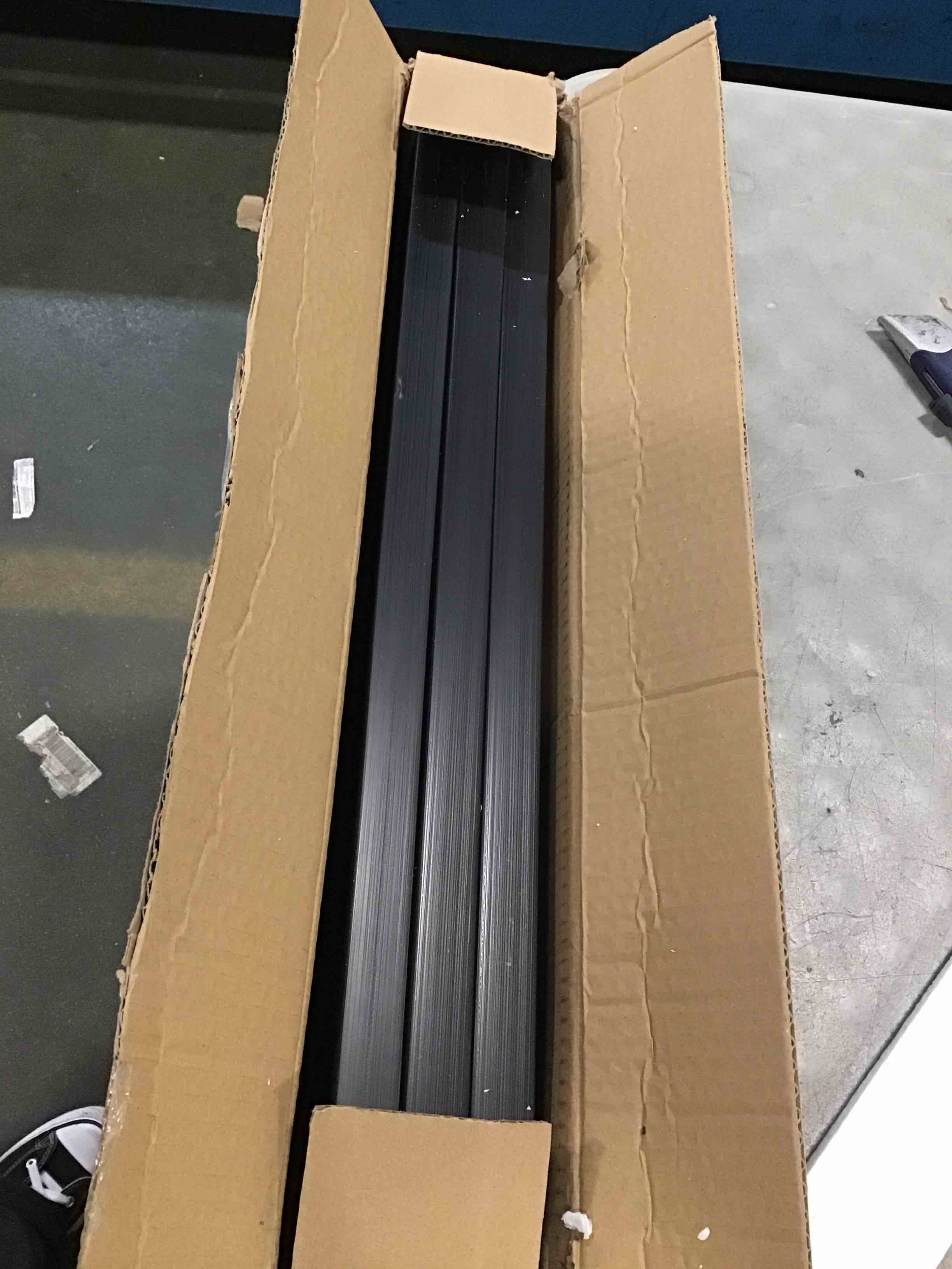 https://s3.amazonaws.com/lotting-images-prod/bidfta/TEA0444172_1730520933600.jpeg