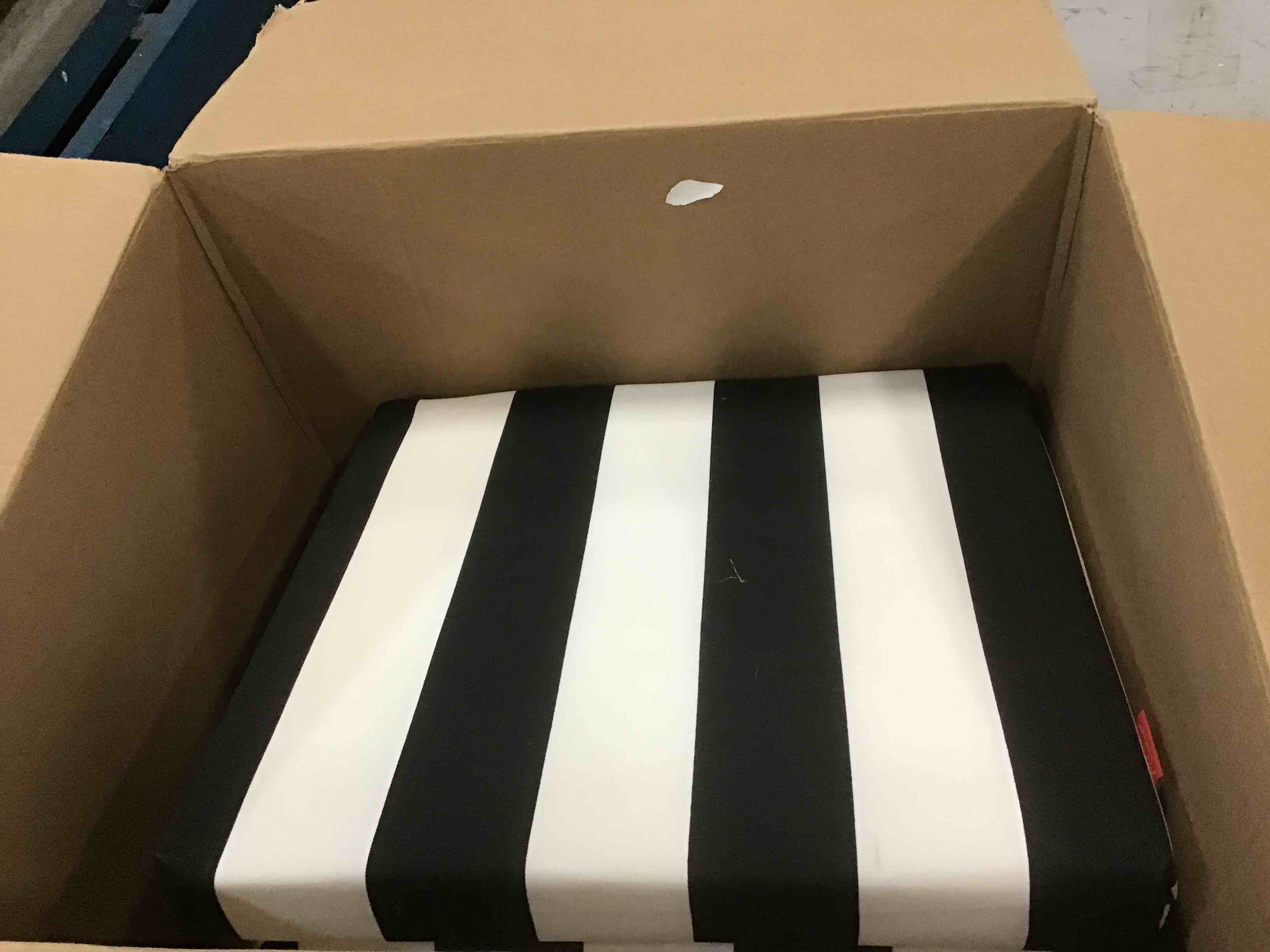 https://s3.amazonaws.com/lotting-images-prod/bidfta/TEA0444229_1730512872498.jpeg