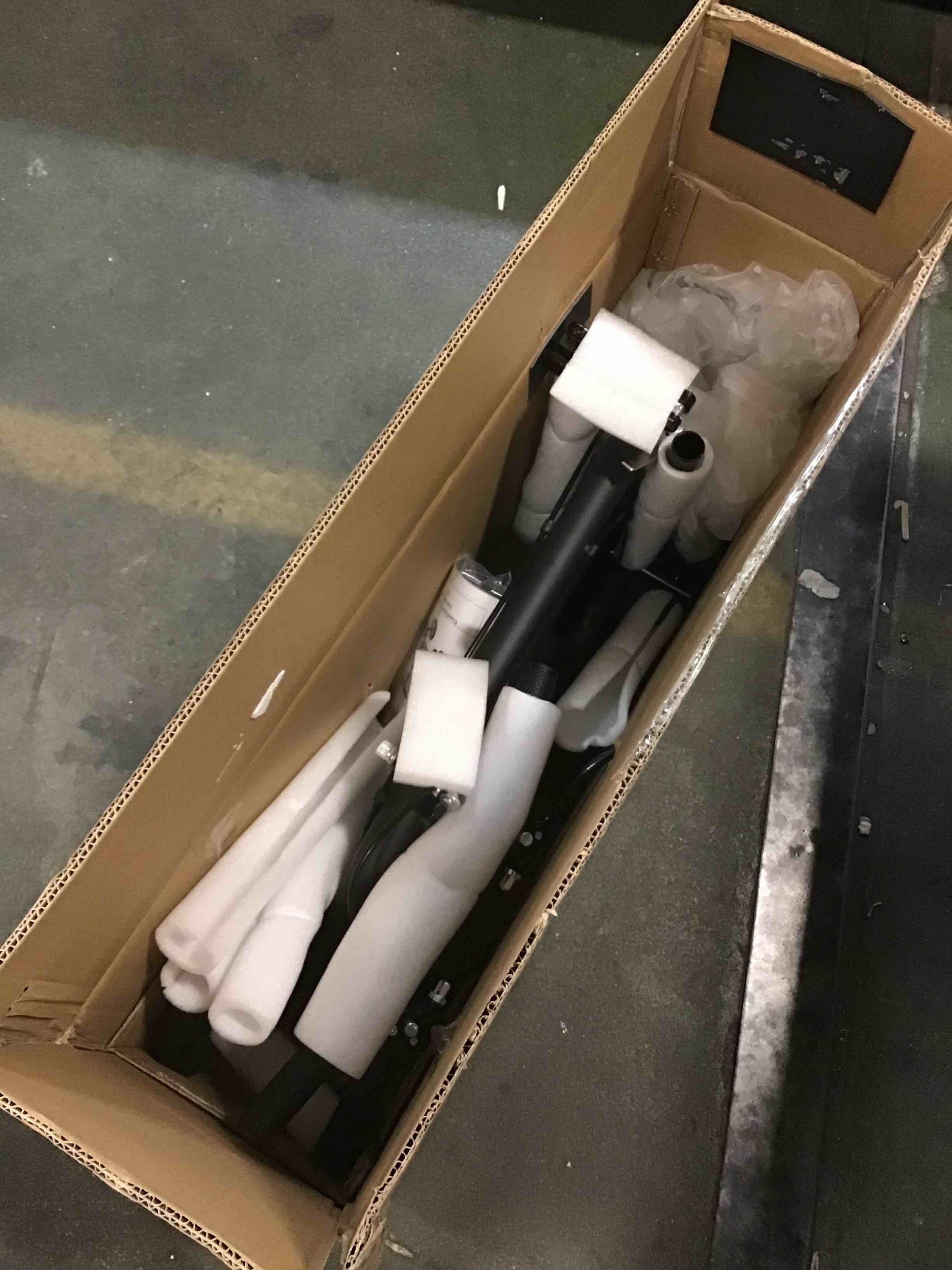 https://s3.amazonaws.com/lotting-images-prod/bidfta/TEA0444649_1730330349469.jpeg