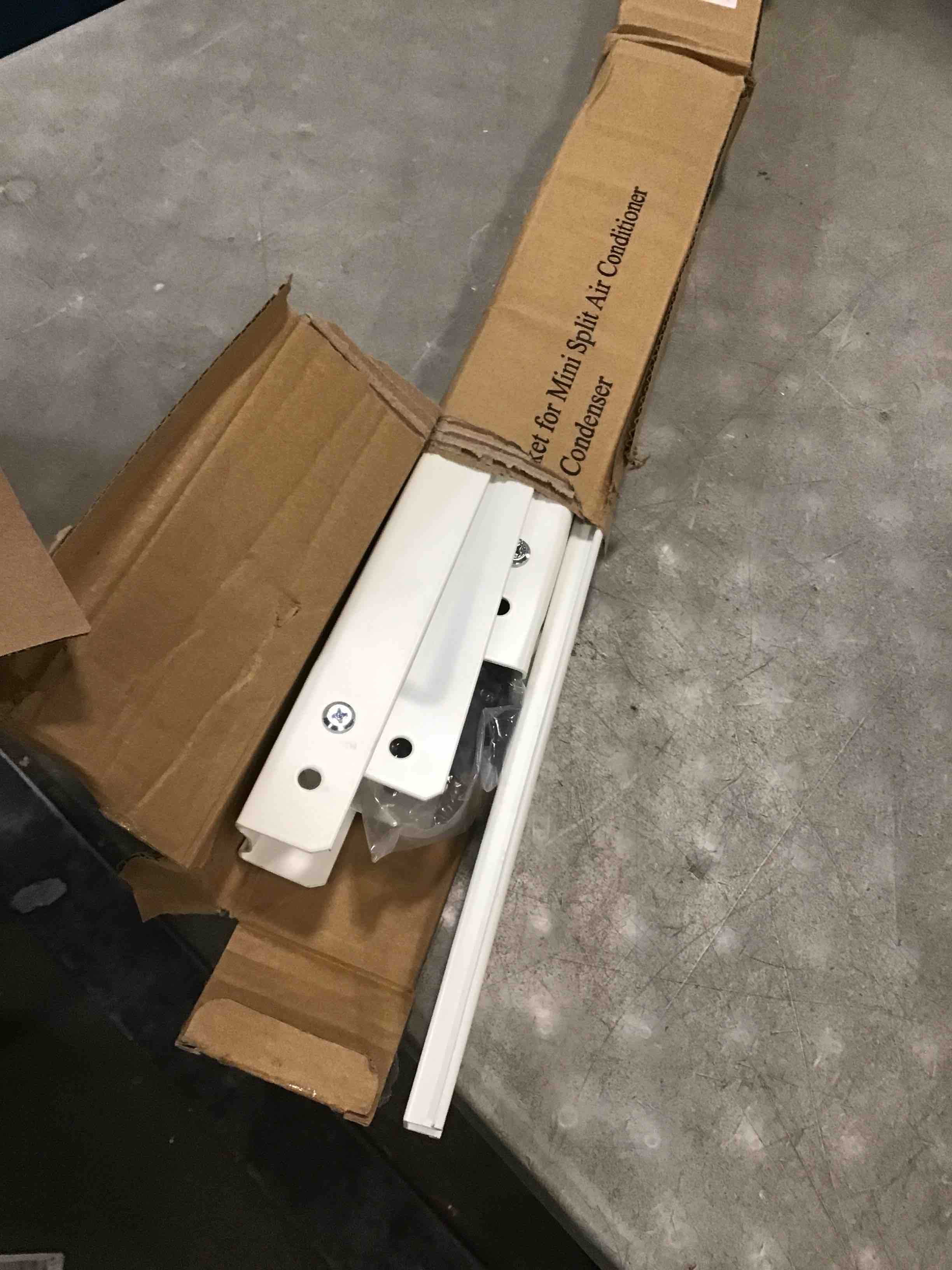 https://s3.amazonaws.com/lotting-images-prod/bidfta/TEA0444939_1730154999005.jpeg