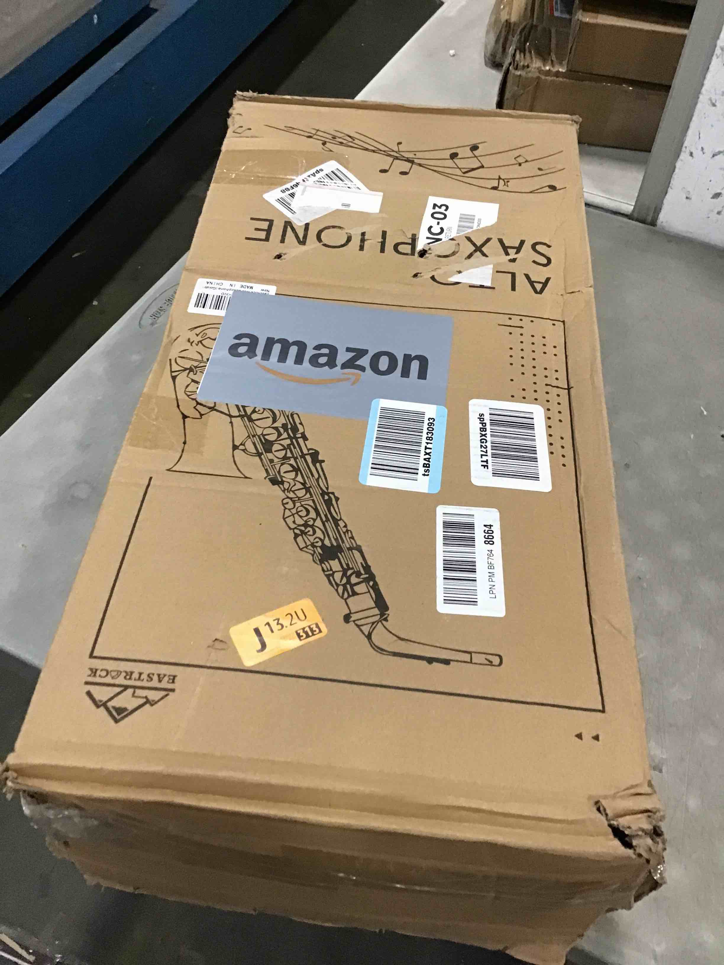 https://s3.amazonaws.com/lotting-images-prod/bidfta/TEA0445038_1729913961796.jpeg