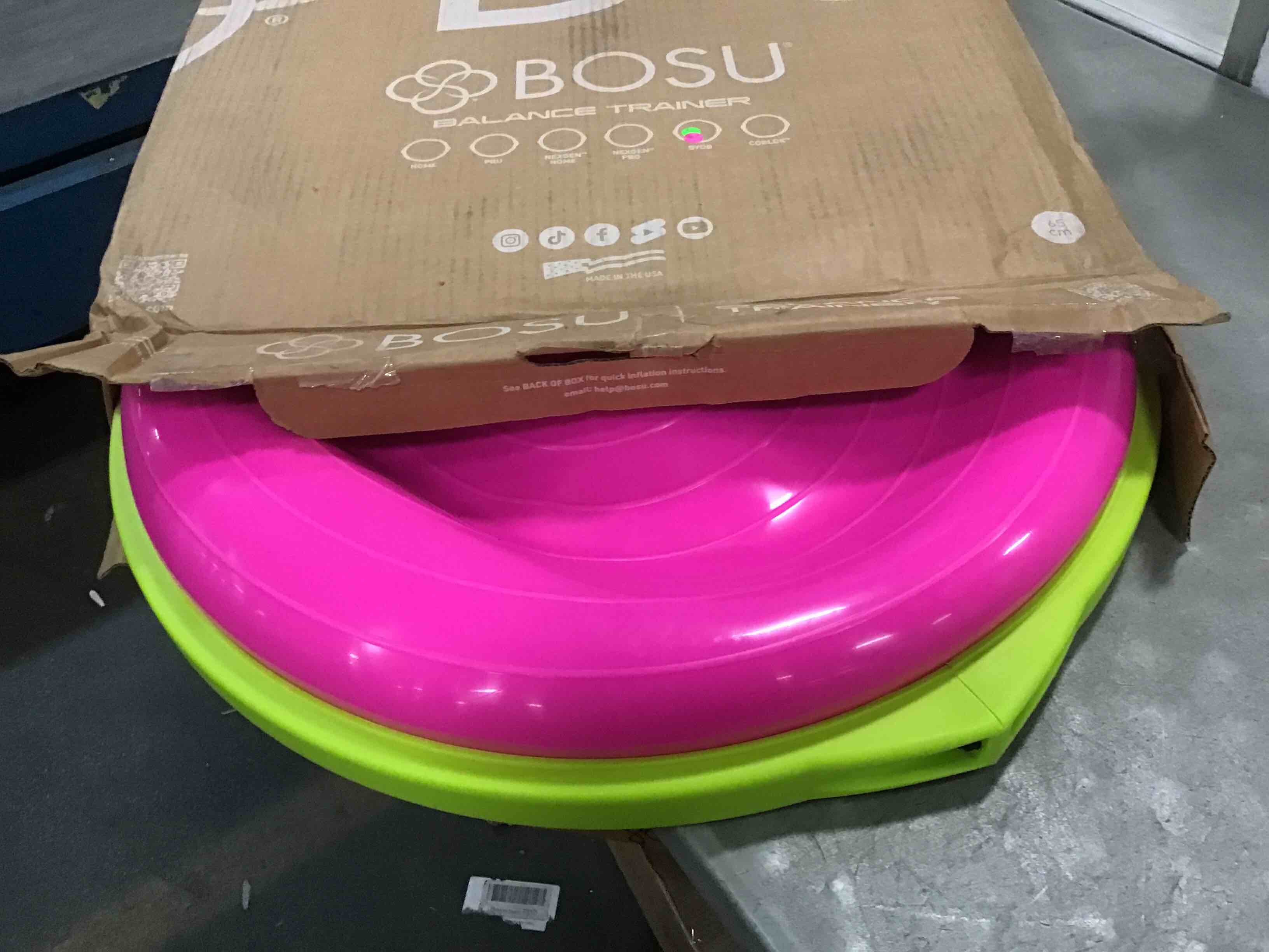 https://s3.amazonaws.com/lotting-images-prod/bidfta/TEA0445530_1729721950005.jpeg
