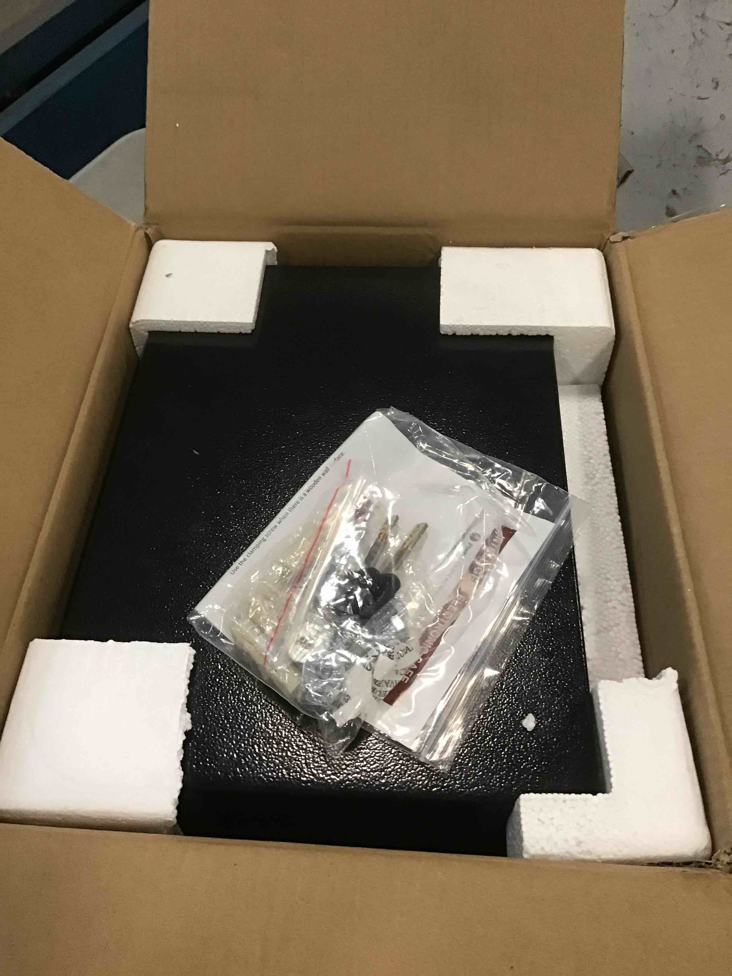 https://s3.amazonaws.com/lotting-images-prod/bidfta/TEA0445592_1729656777933.jpeg