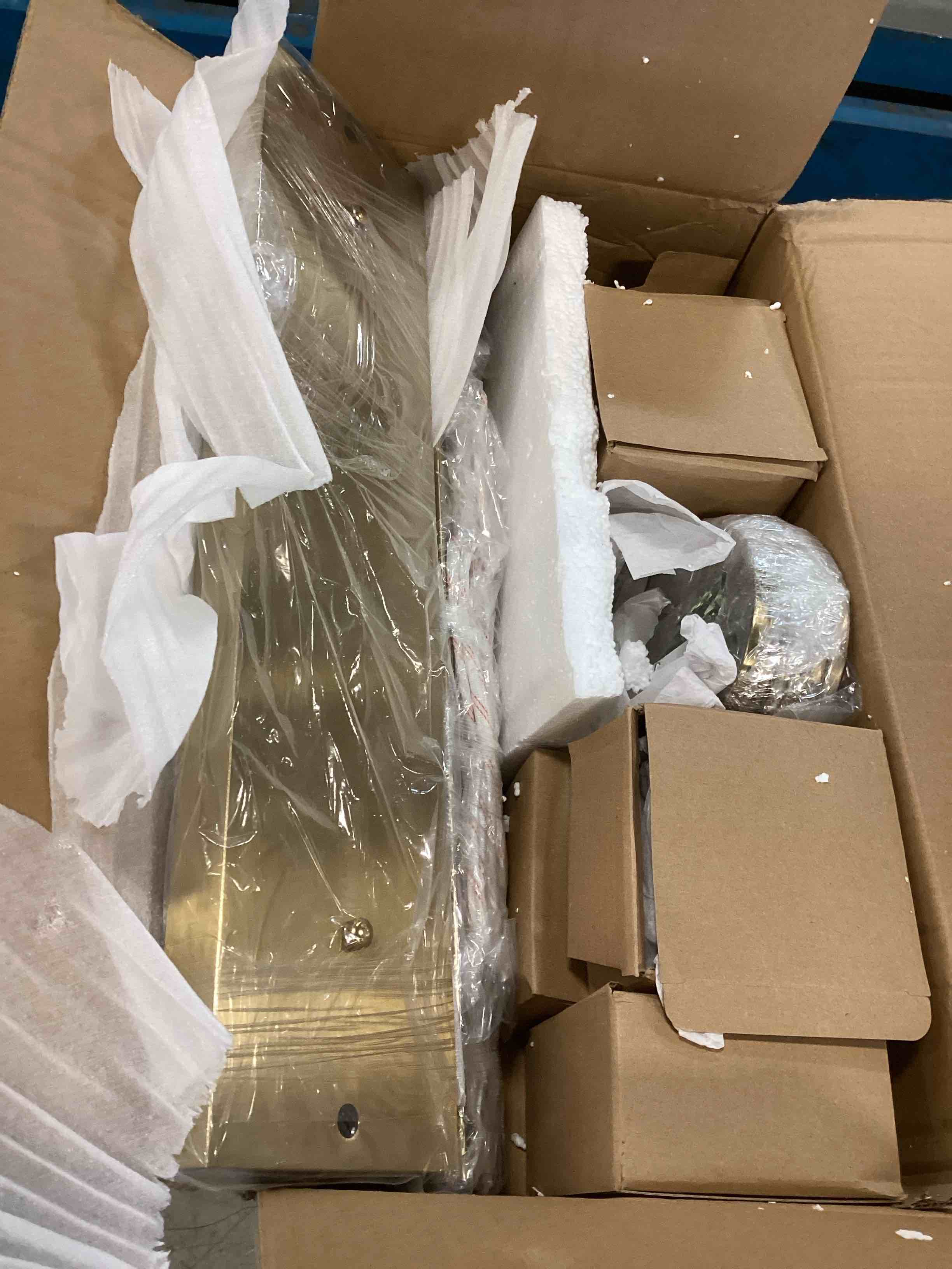 https://s3.amazonaws.com/lotting-images-prod/bidfta/TEA0446850_1729959119368.jpeg