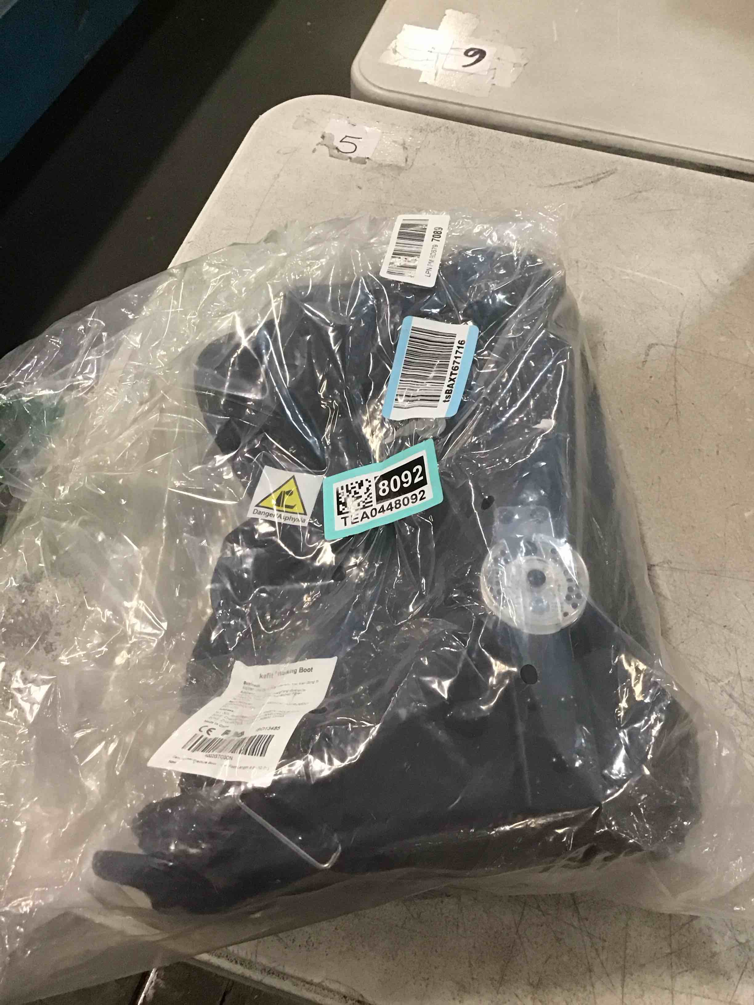 https://s3.amazonaws.com/lotting-images-prod/bidfta/TEA0448092_1730508817936.jpeg