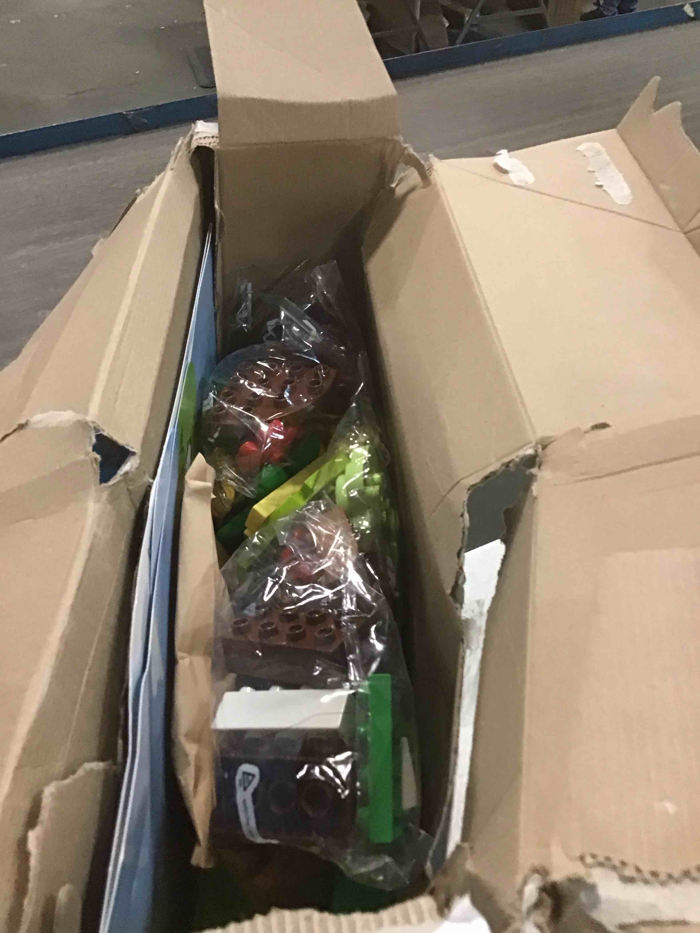 https://s3.amazonaws.com/lotting-images-prod/bidfta/TEA0448938_1729809412739.jpeg