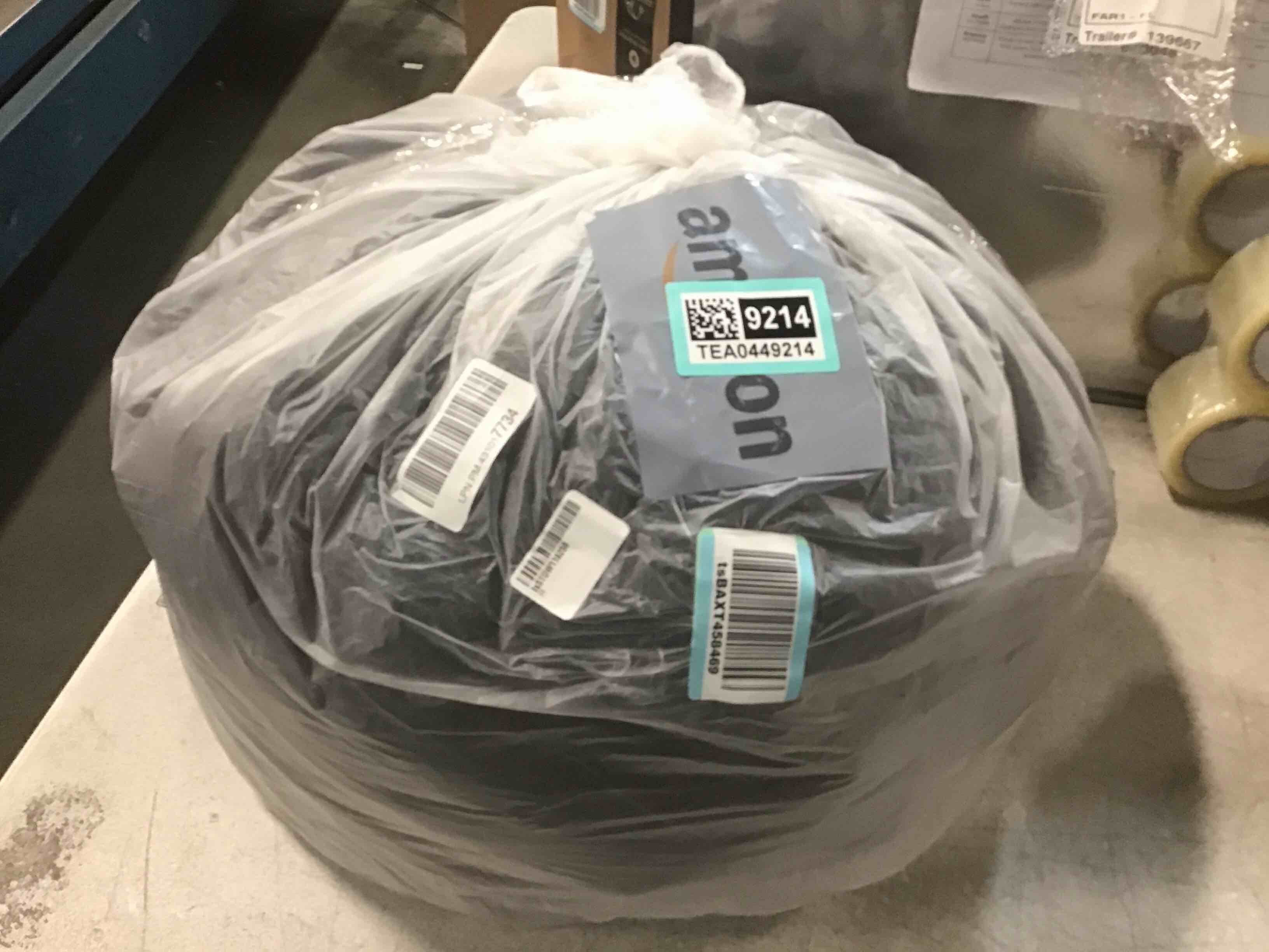 https://s3.amazonaws.com/lotting-images-prod/bidfta/TEA0449214_1729649928392.jpeg