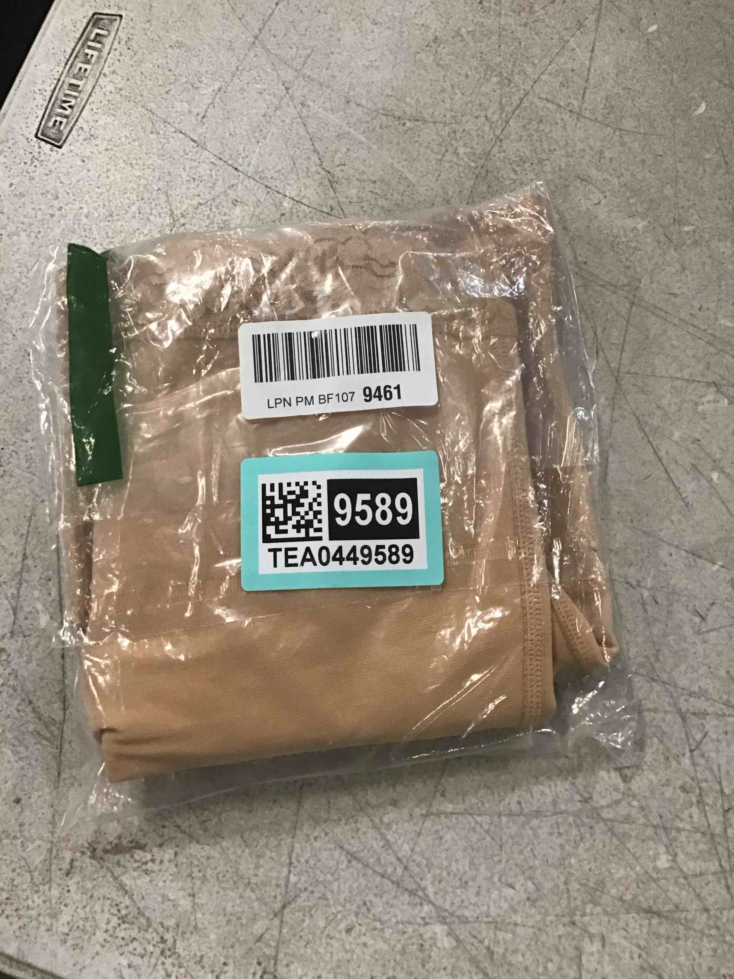 https://s3.amazonaws.com/lotting-images-prod/bidfta/TEA0449589_1729303783491.jpeg