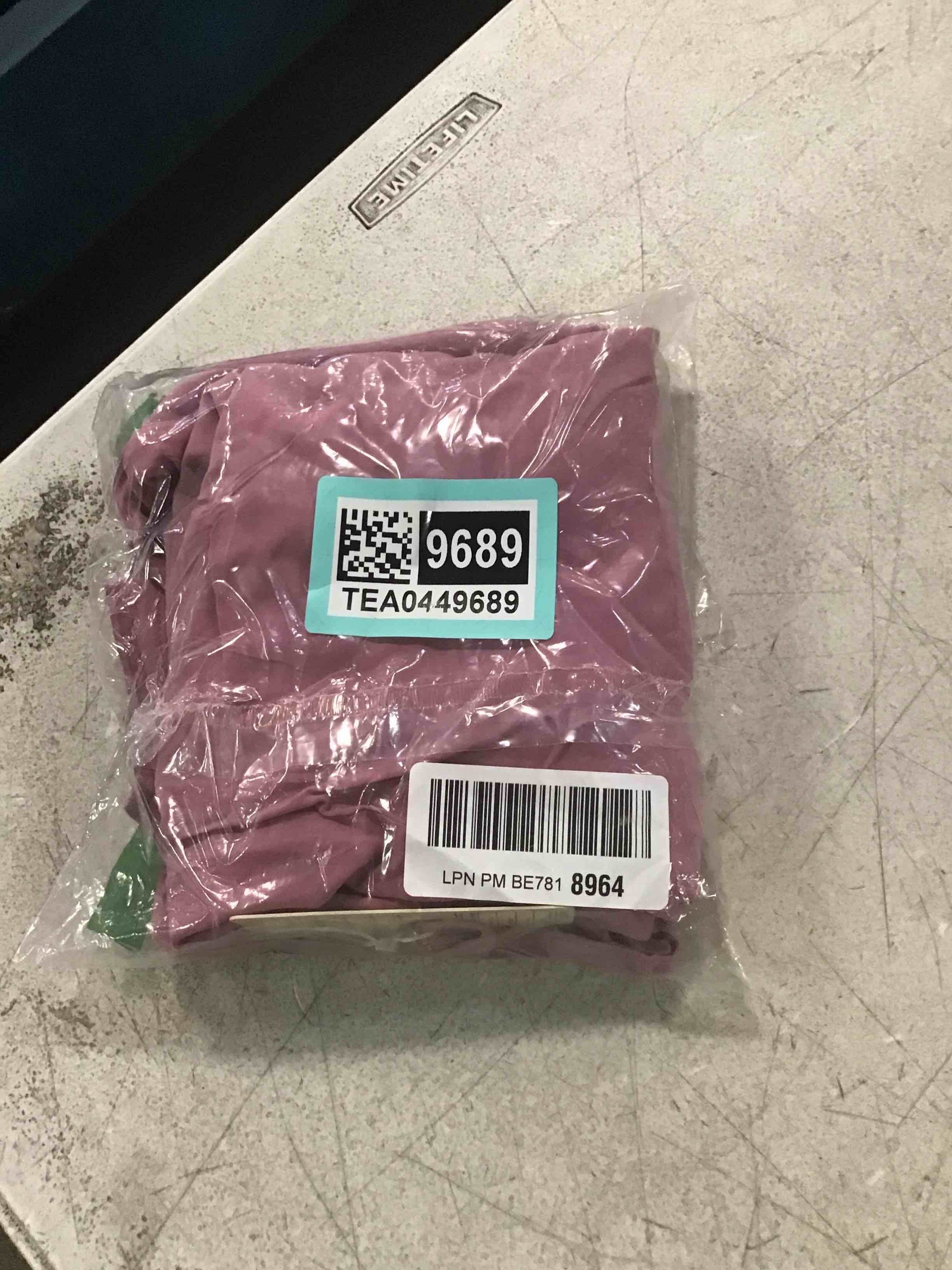 https://s3.amazonaws.com/lotting-images-prod/bidfta/TEA0449689_1729287145191.jpeg