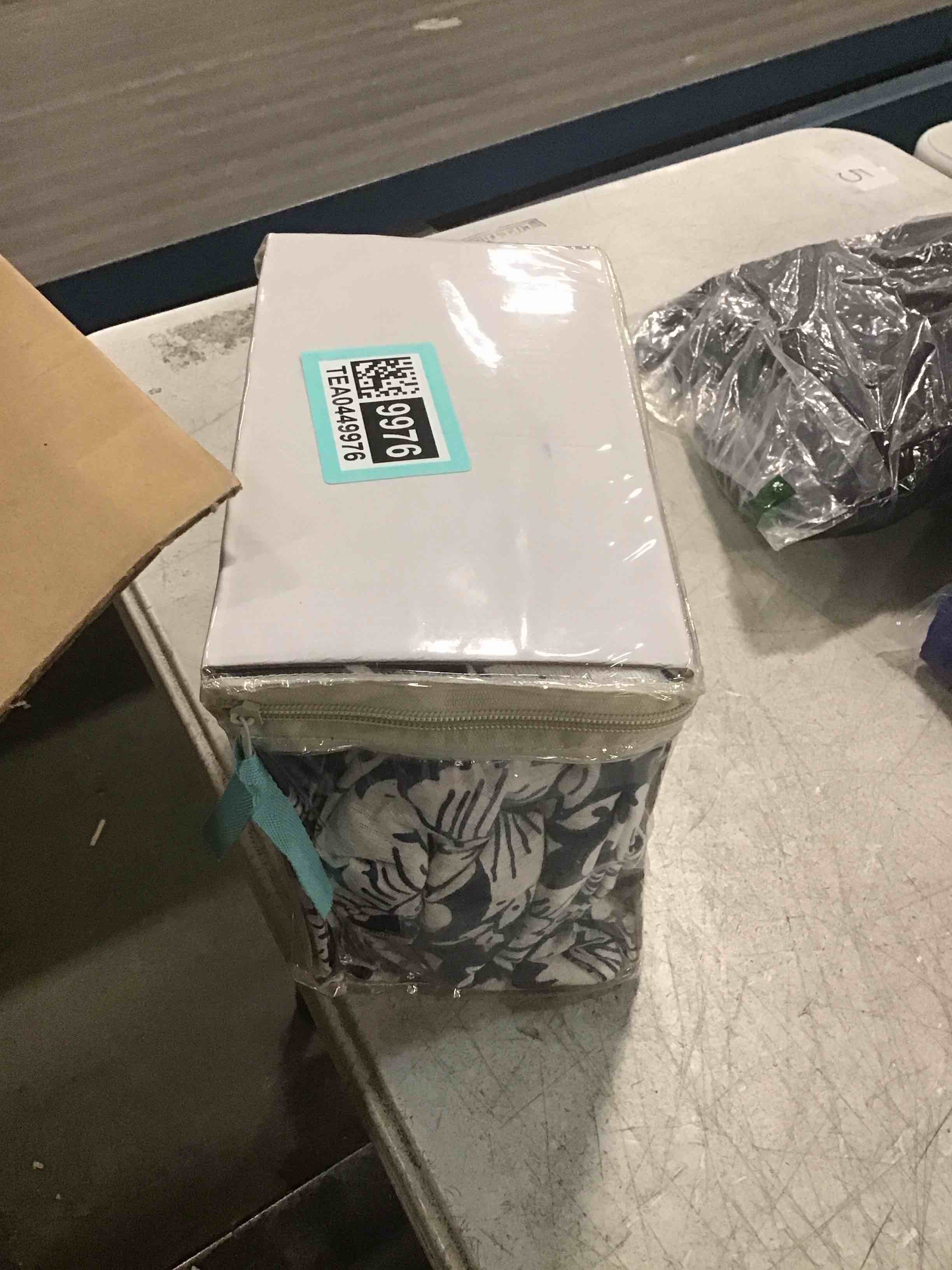 https://s3.amazonaws.com/lotting-images-prod/bidfta/TEA0449976_1729133197038.jpeg