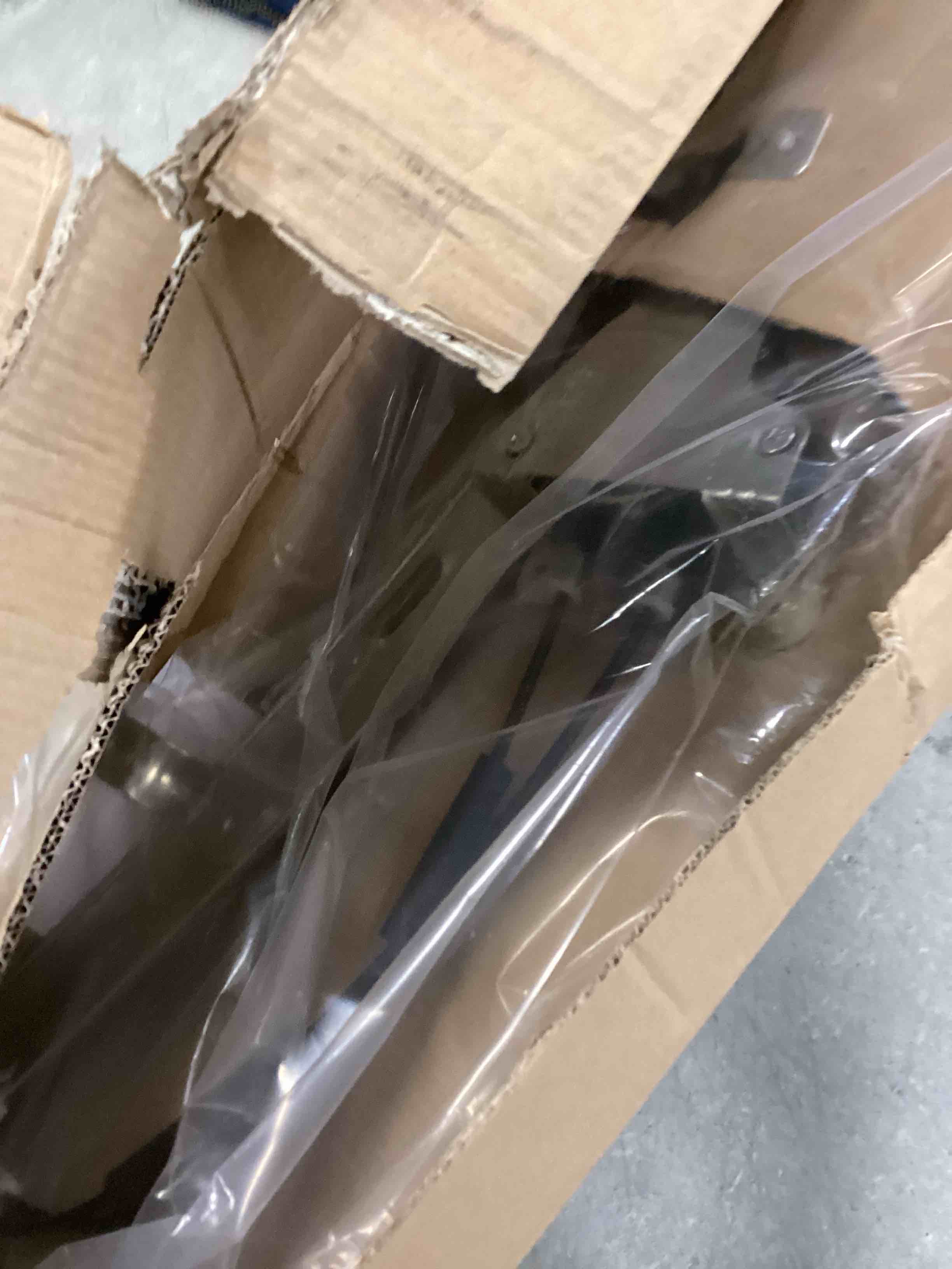 https://s3.amazonaws.com/lotting-images-prod/bidfta/TEA0450147_1731086703680.jpeg