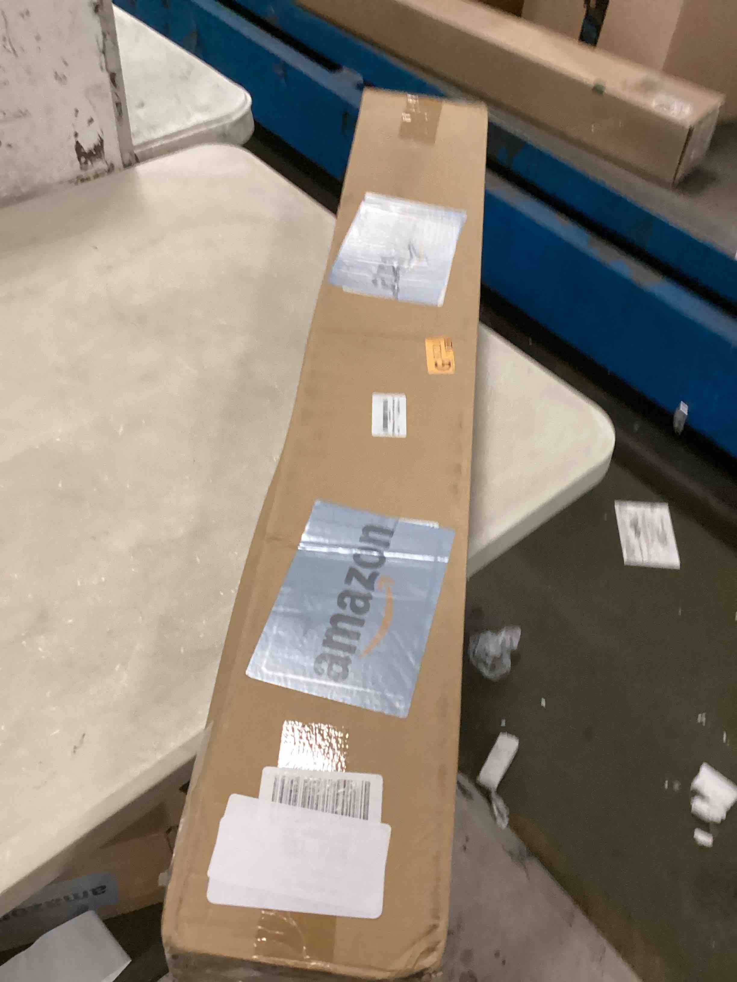 https://s3.amazonaws.com/lotting-images-prod/bidfta/TEA0450894_1730553768873.jpeg