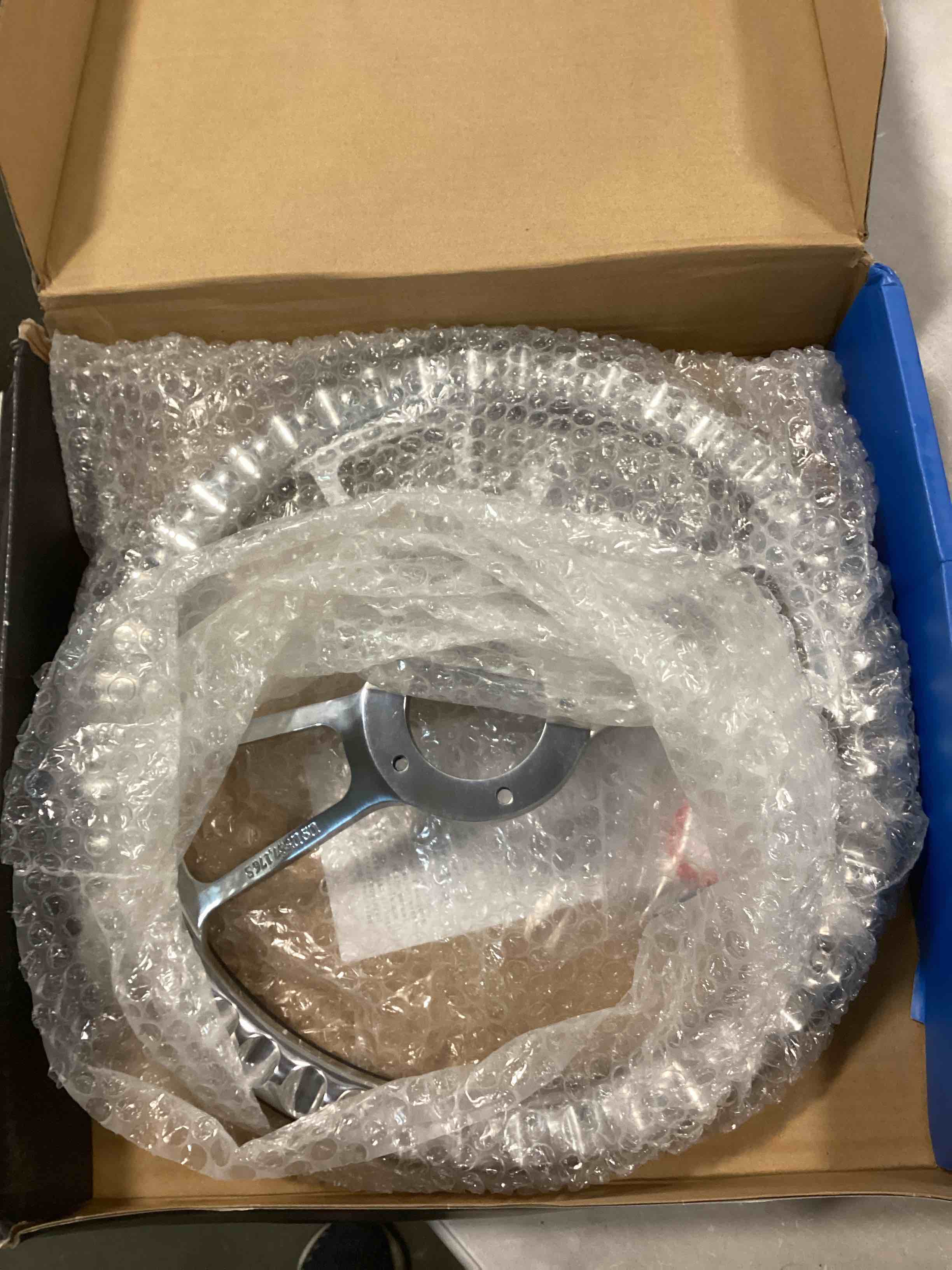https://s3.amazonaws.com/lotting-images-prod/bidfta/TEA0451409_1729860105783.jpeg