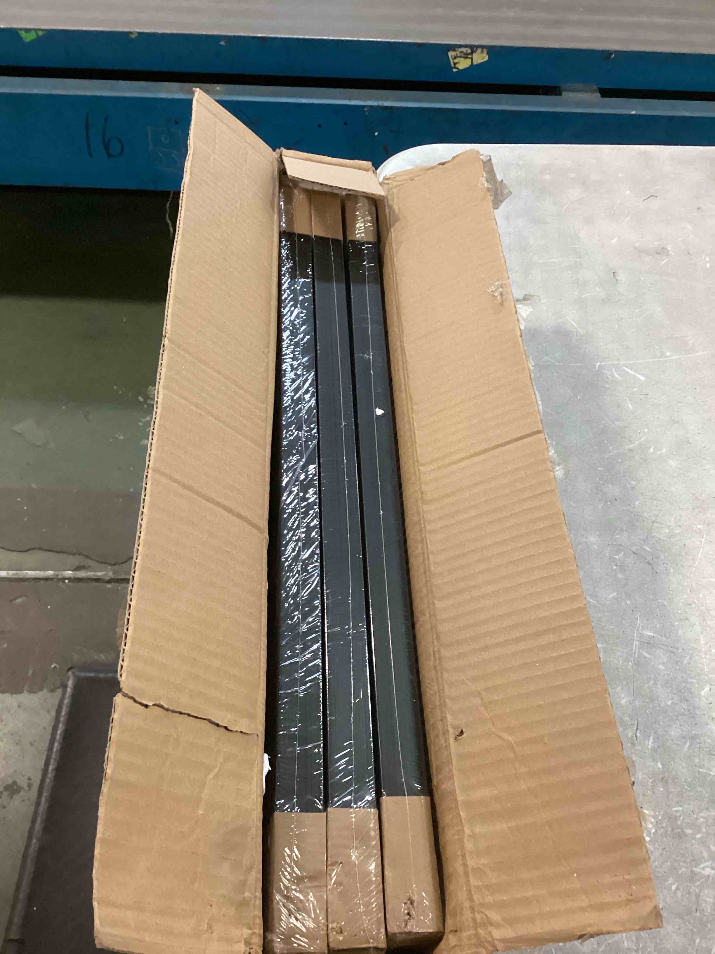 https://s3.amazonaws.com/lotting-images-prod/bidfta/TEA0451683_1729186851955.jpeg