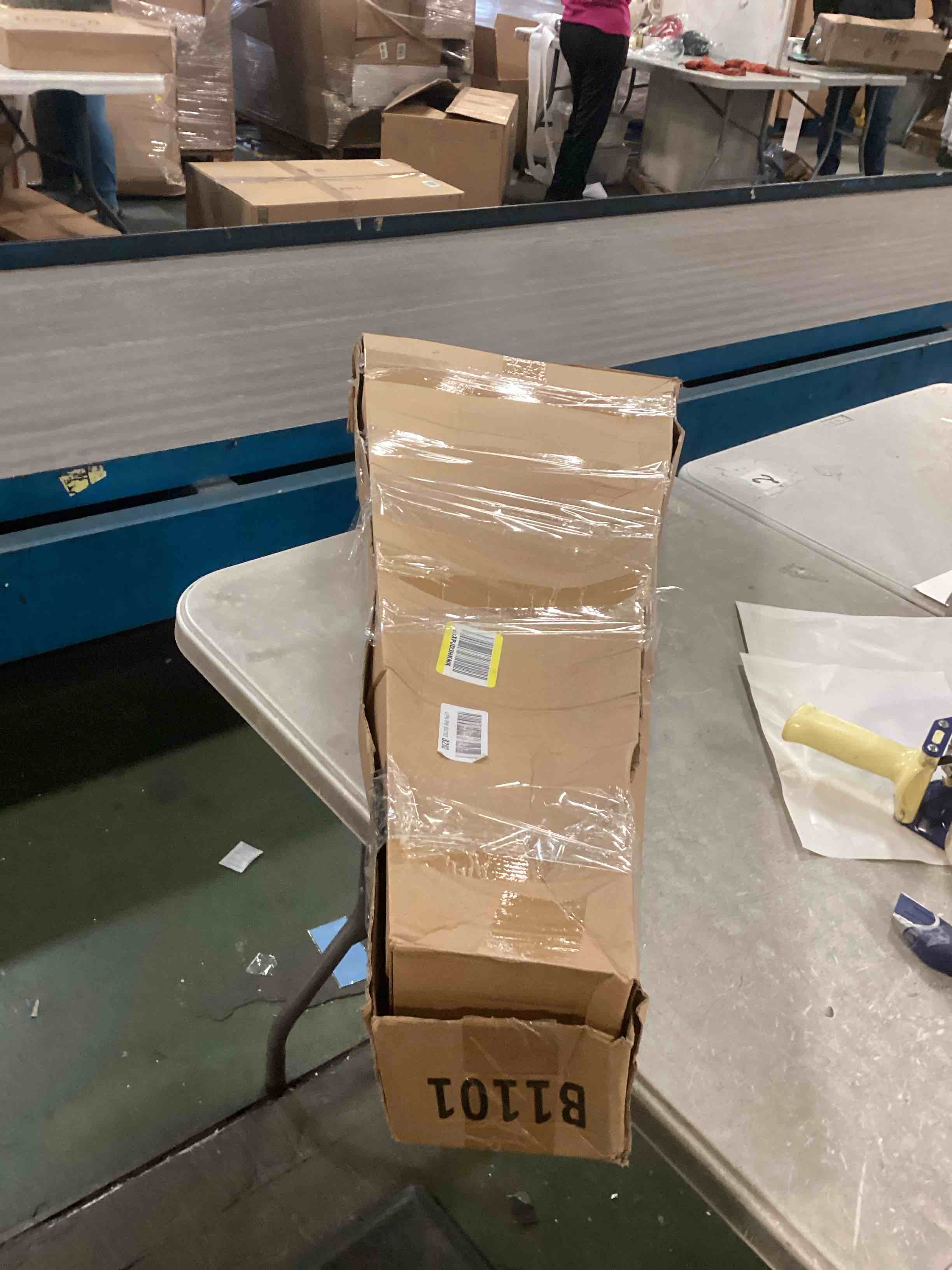 https://s3.amazonaws.com/lotting-images-prod/bidfta/TEA0451759_1729171804344.jpeg