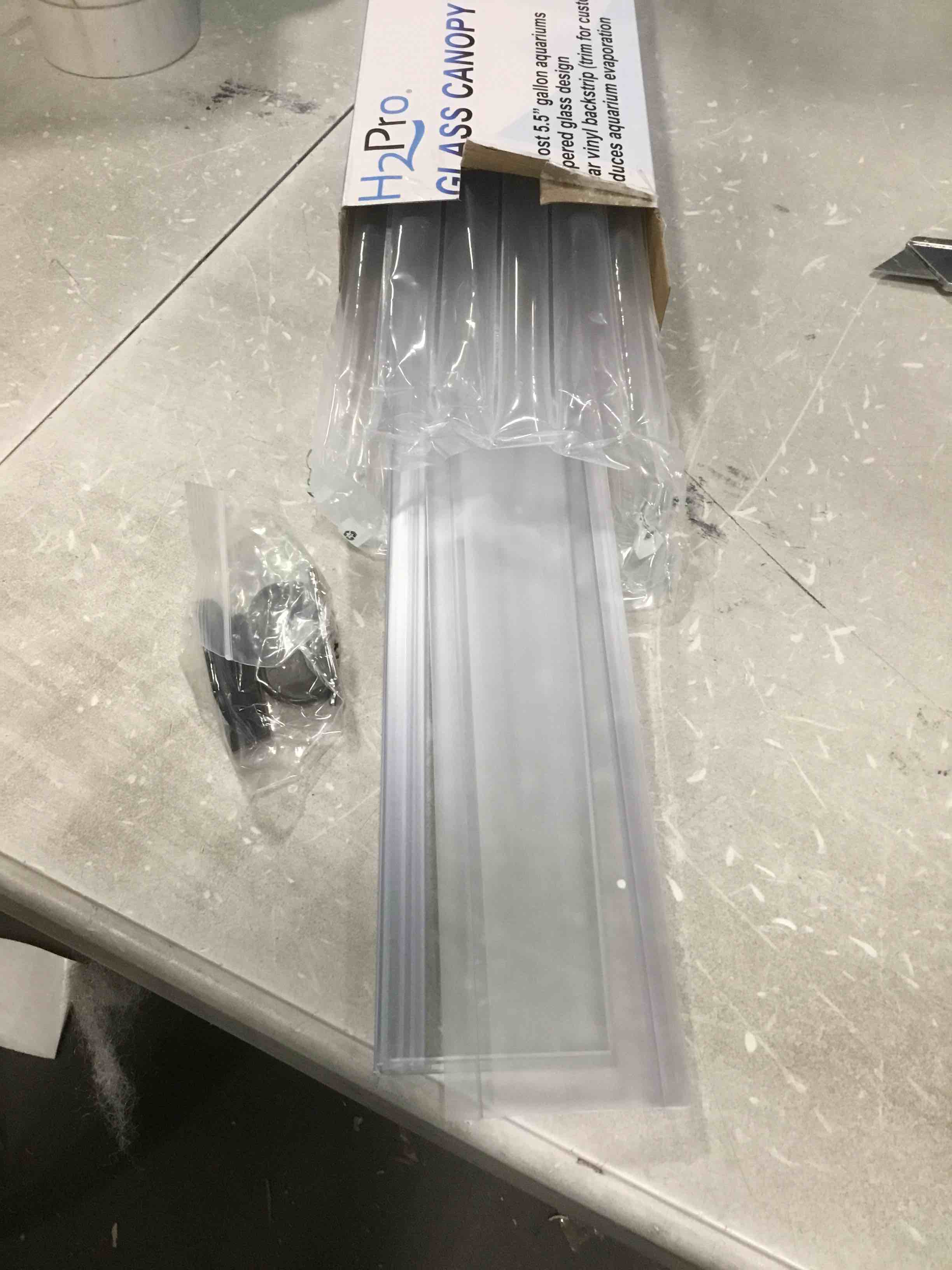 https://s3.amazonaws.com/lotting-images-prod/bidfta/TEA0452004_1729885145575.jpeg