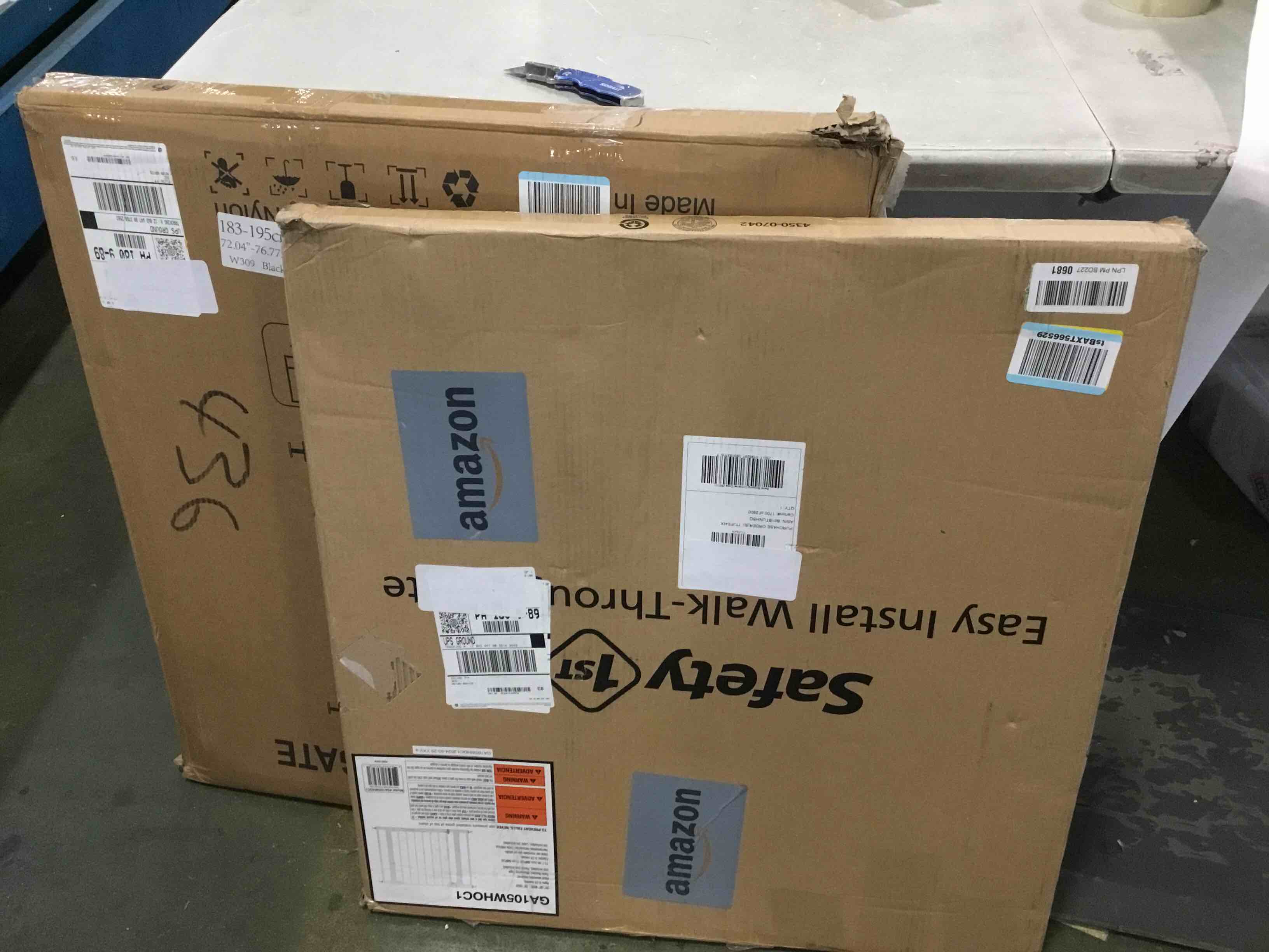 https://s3.amazonaws.com/lotting-images-prod/bidfta/TEA0452189_1729801089913.jpeg