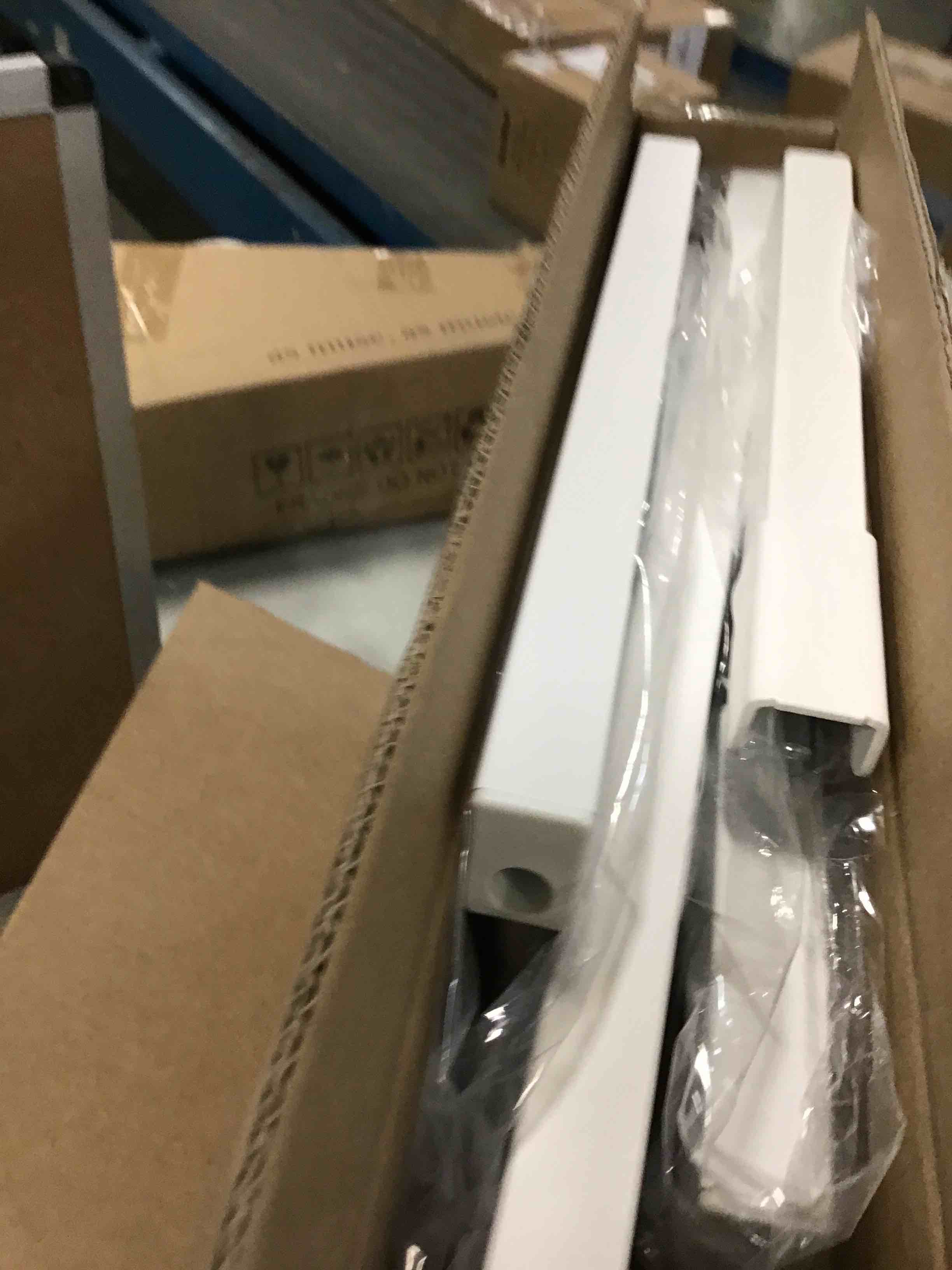 https://s3.amazonaws.com/lotting-images-prod/bidfta/TEA0453471_1729299372877.jpeg