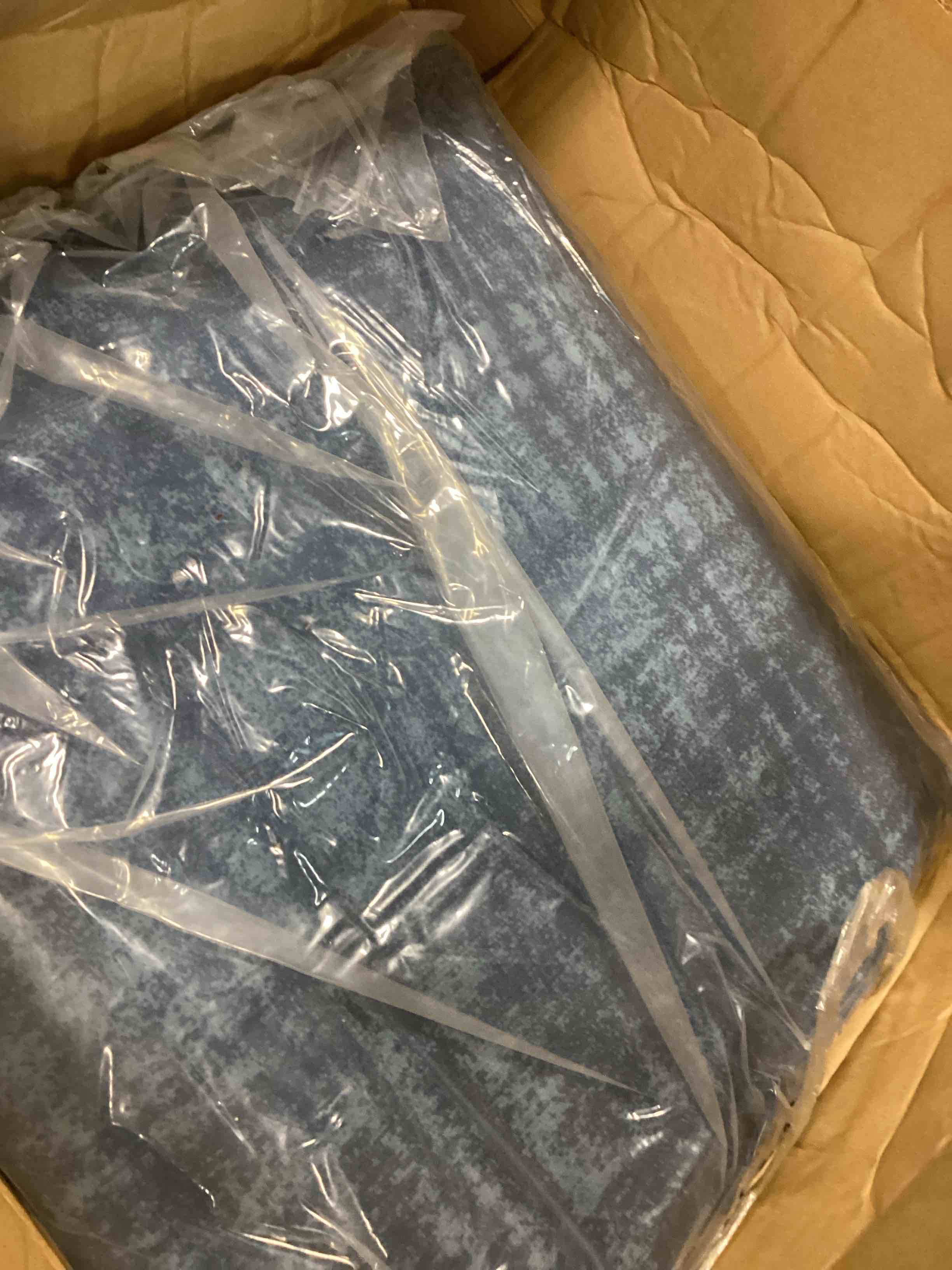 https://s3.amazonaws.com/lotting-images-prod/bidfta/TEA0453925_1729124376572.jpeg