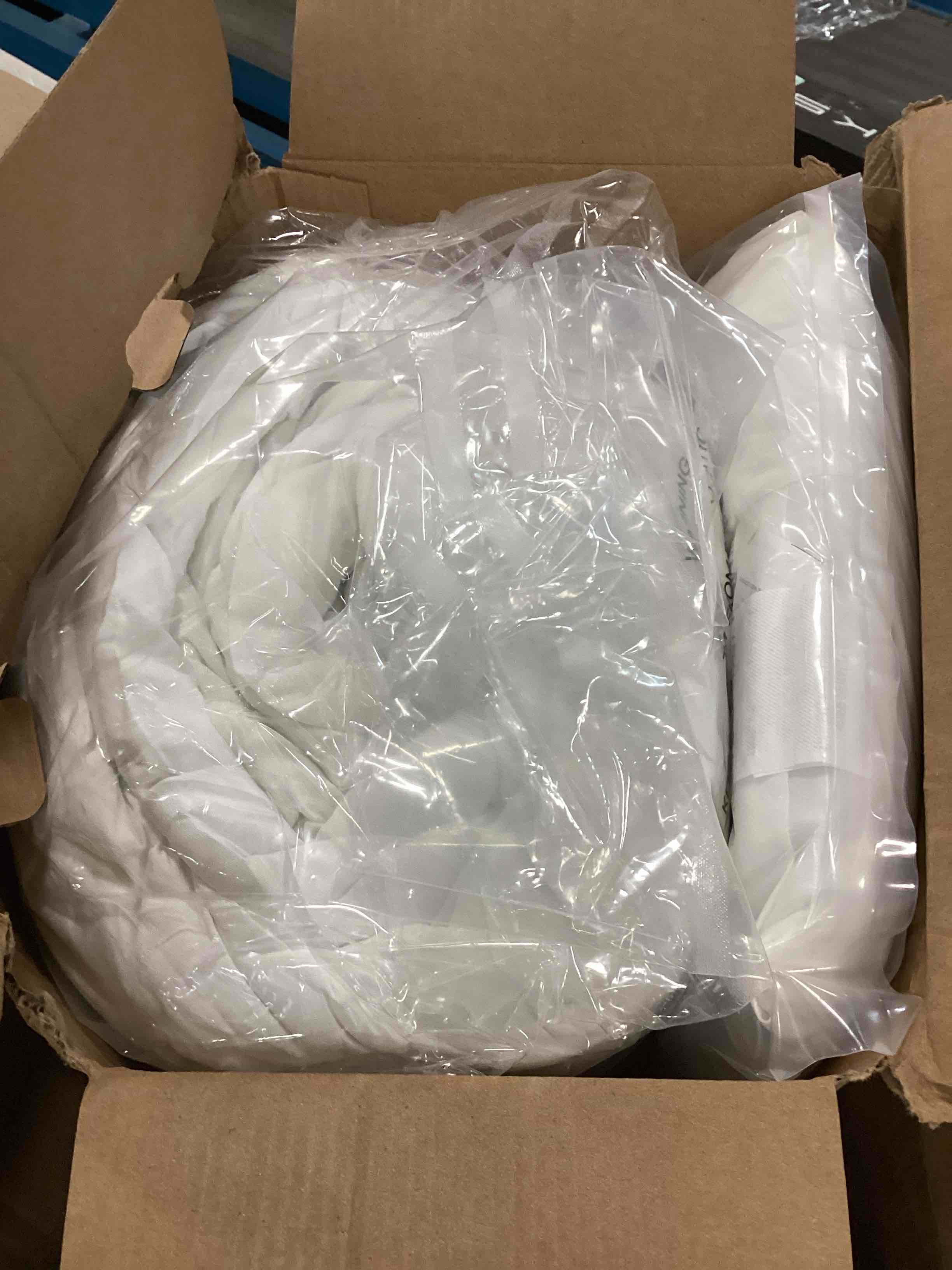 https://s3.amazonaws.com/lotting-images-prod/bidfta/TEA0453984_1729114693424.jpeg