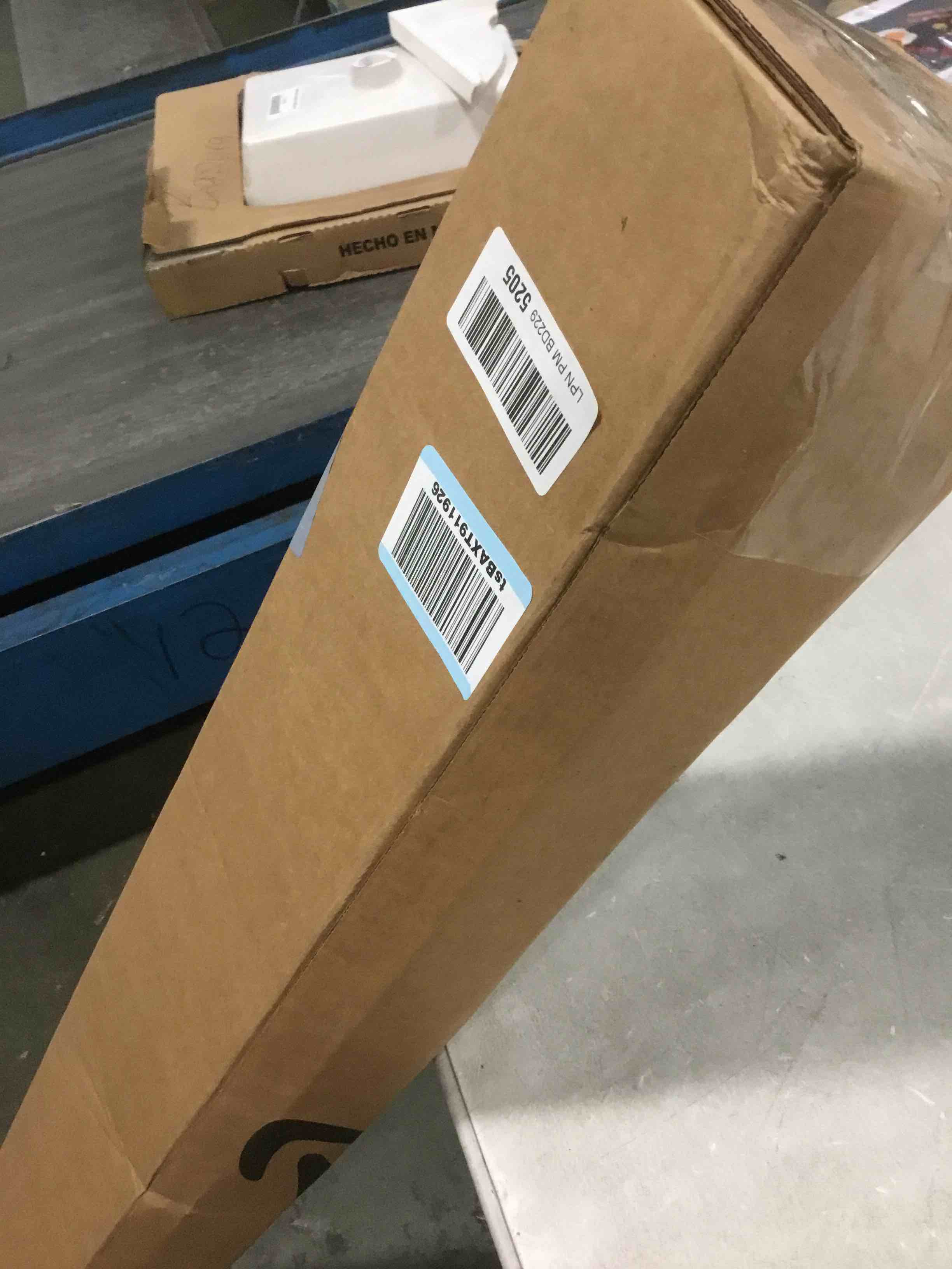 https://s3.amazonaws.com/lotting-images-prod/bidfta/TEA0454857_1730425908053.jpeg