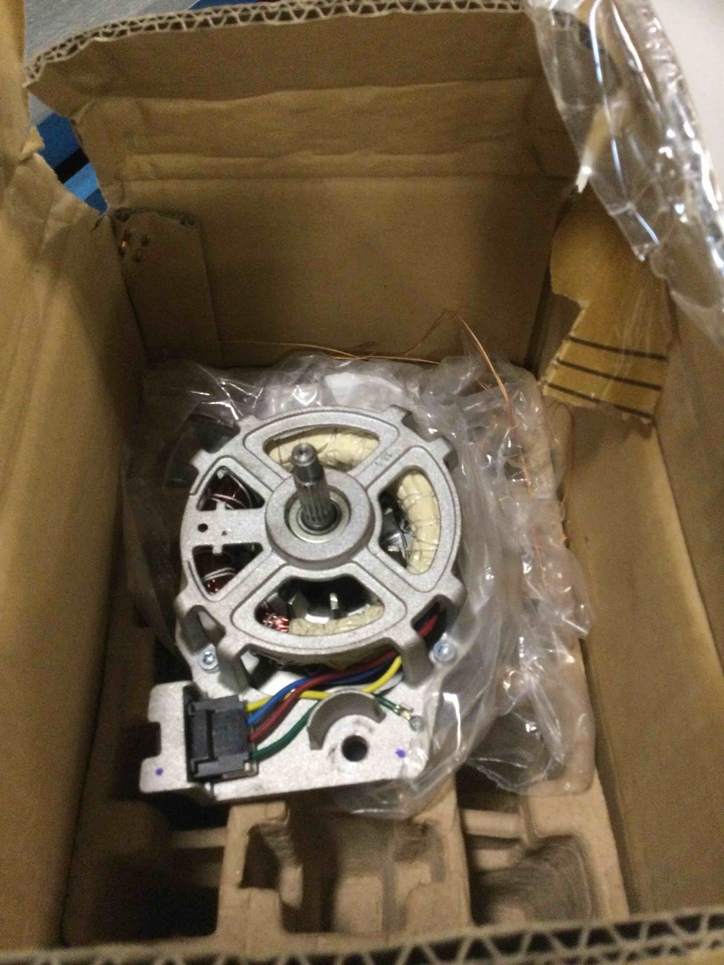 https://s3.amazonaws.com/lotting-images-prod/bidfta/TEA0455763_1729900229461.jpeg