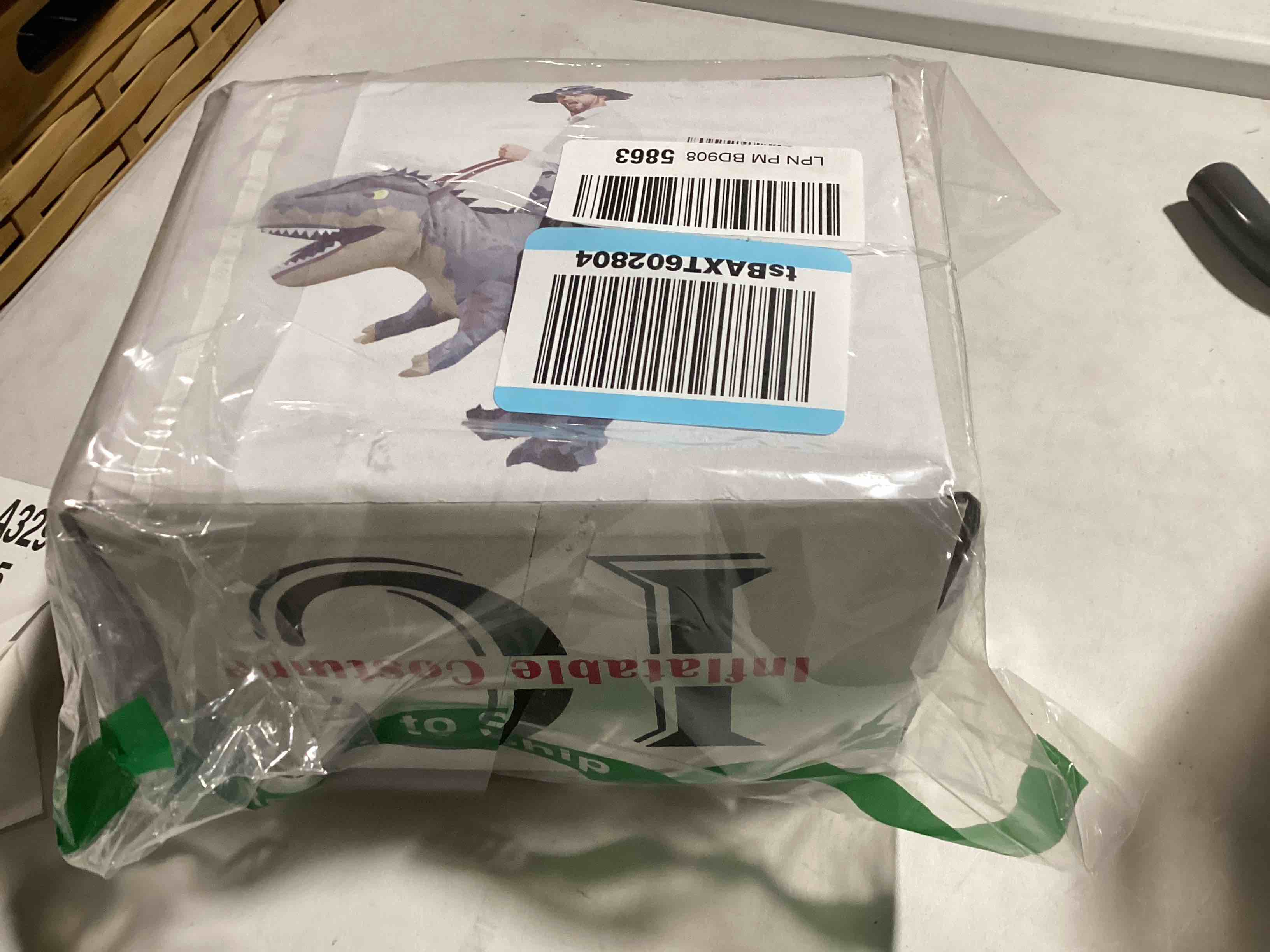 https://s3.amazonaws.com/lotting-images-prod/bidfta/TEA0457124_1729599634720.jpeg