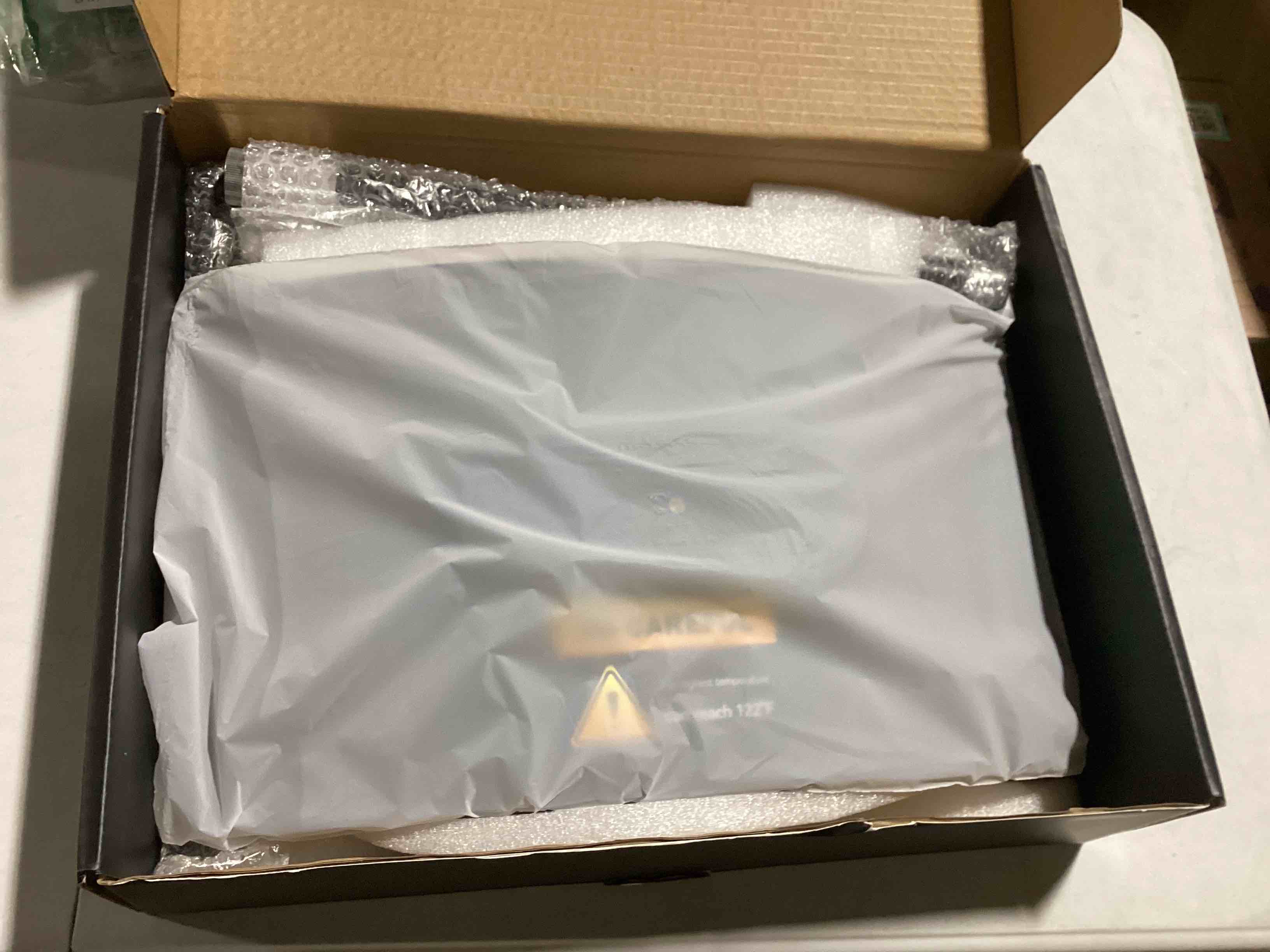 https://s3.amazonaws.com/lotting-images-prod/bidfta/TEA0457276_1729522539375.jpeg