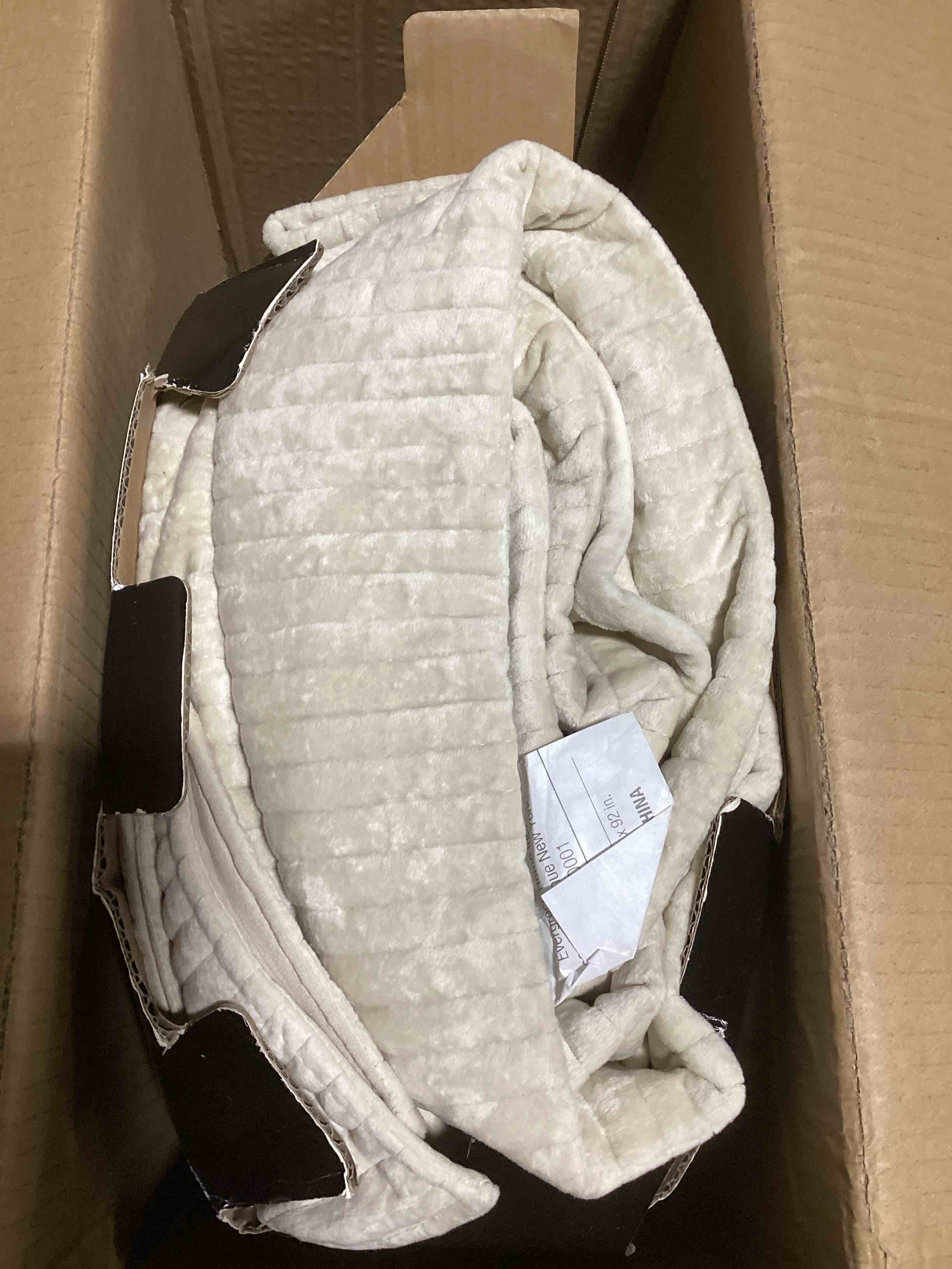 https://s3.amazonaws.com/lotting-images-prod/bidfta/TEA0458122_1729881143669.jpeg