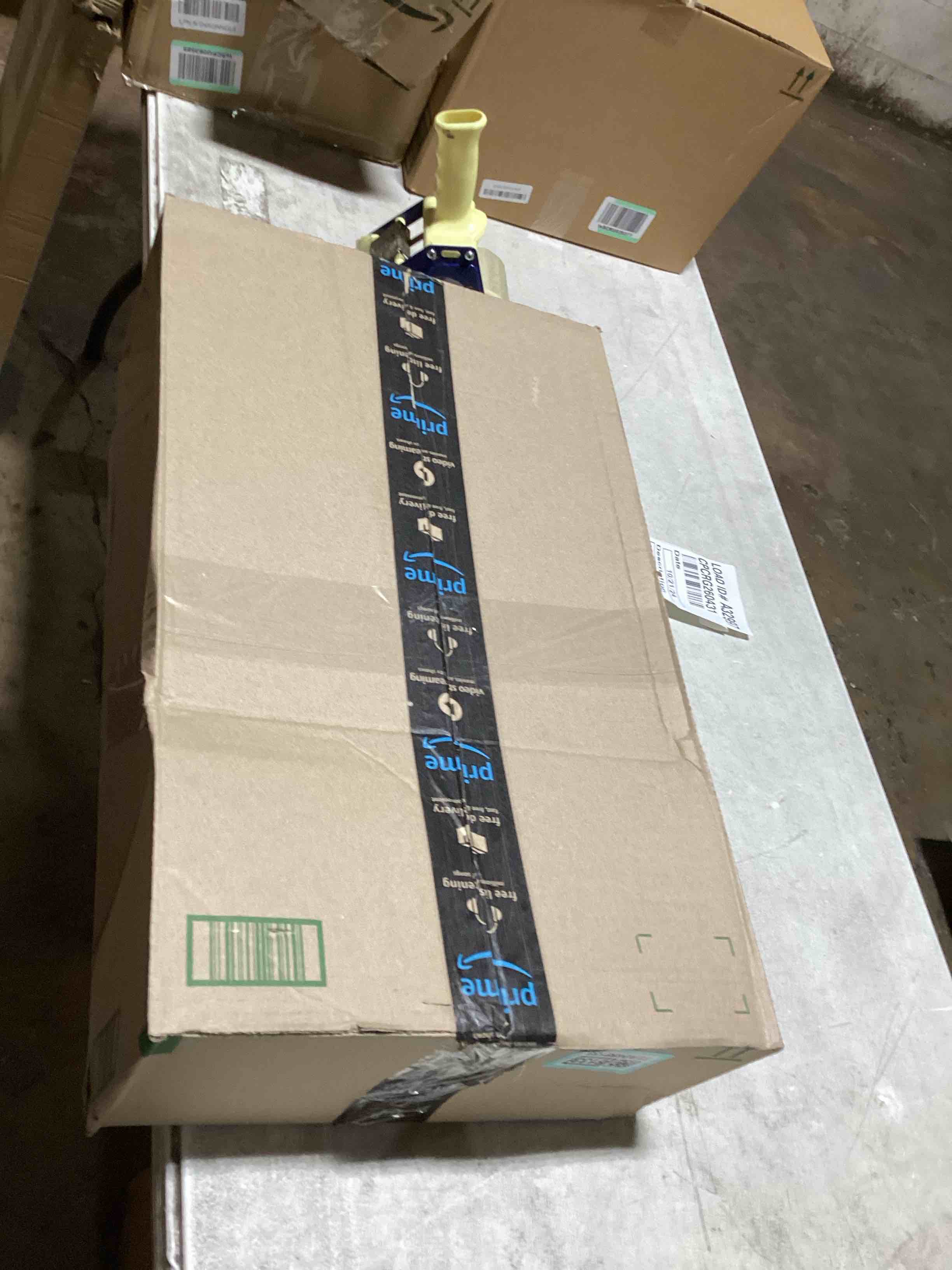 https://s3.amazonaws.com/lotting-images-prod/bidfta/TEA0458133_1729880756811.jpeg