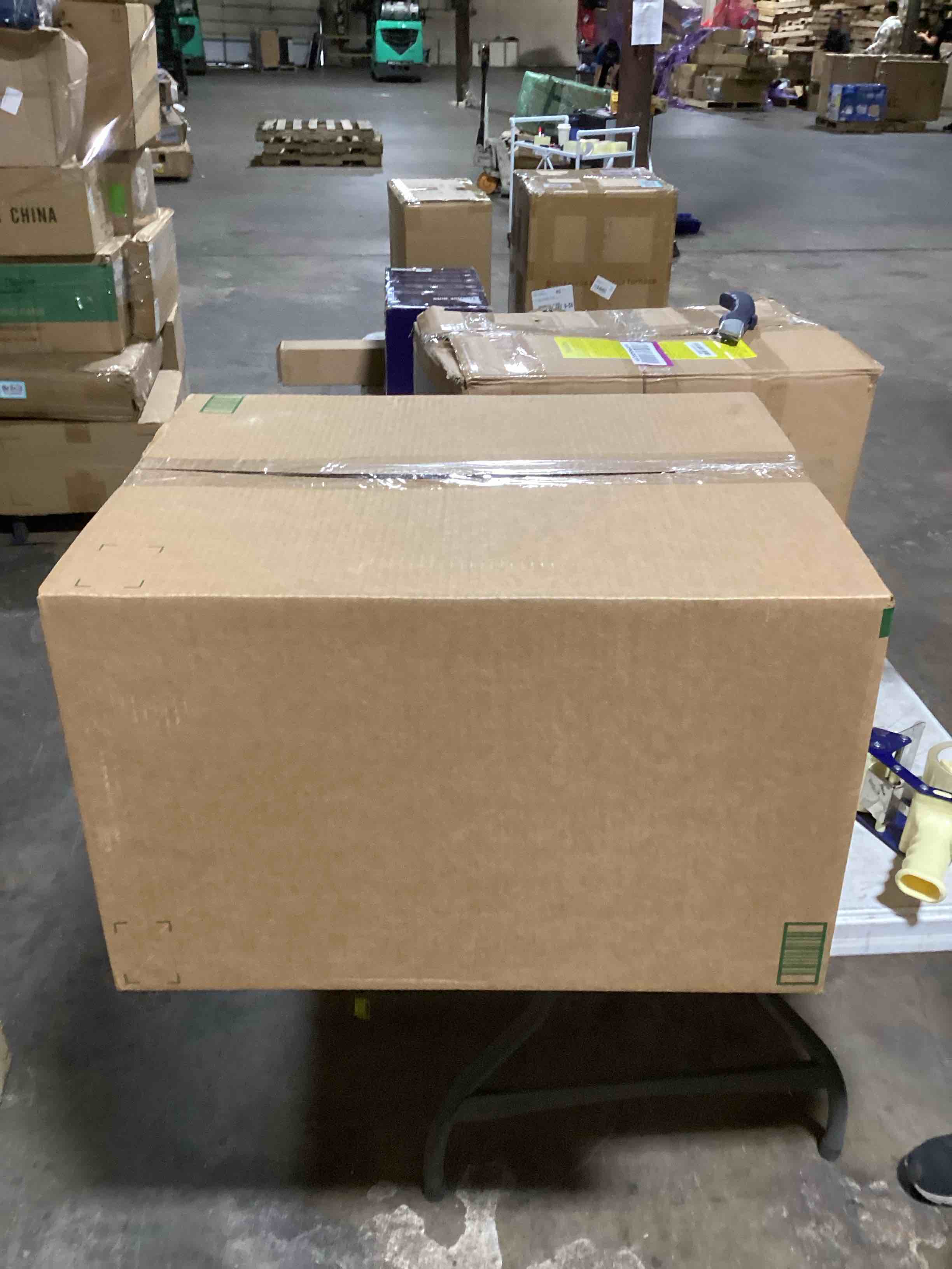 https://s3.amazonaws.com/lotting-images-prod/bidfta/TEA0458394_1729858047845.jpeg