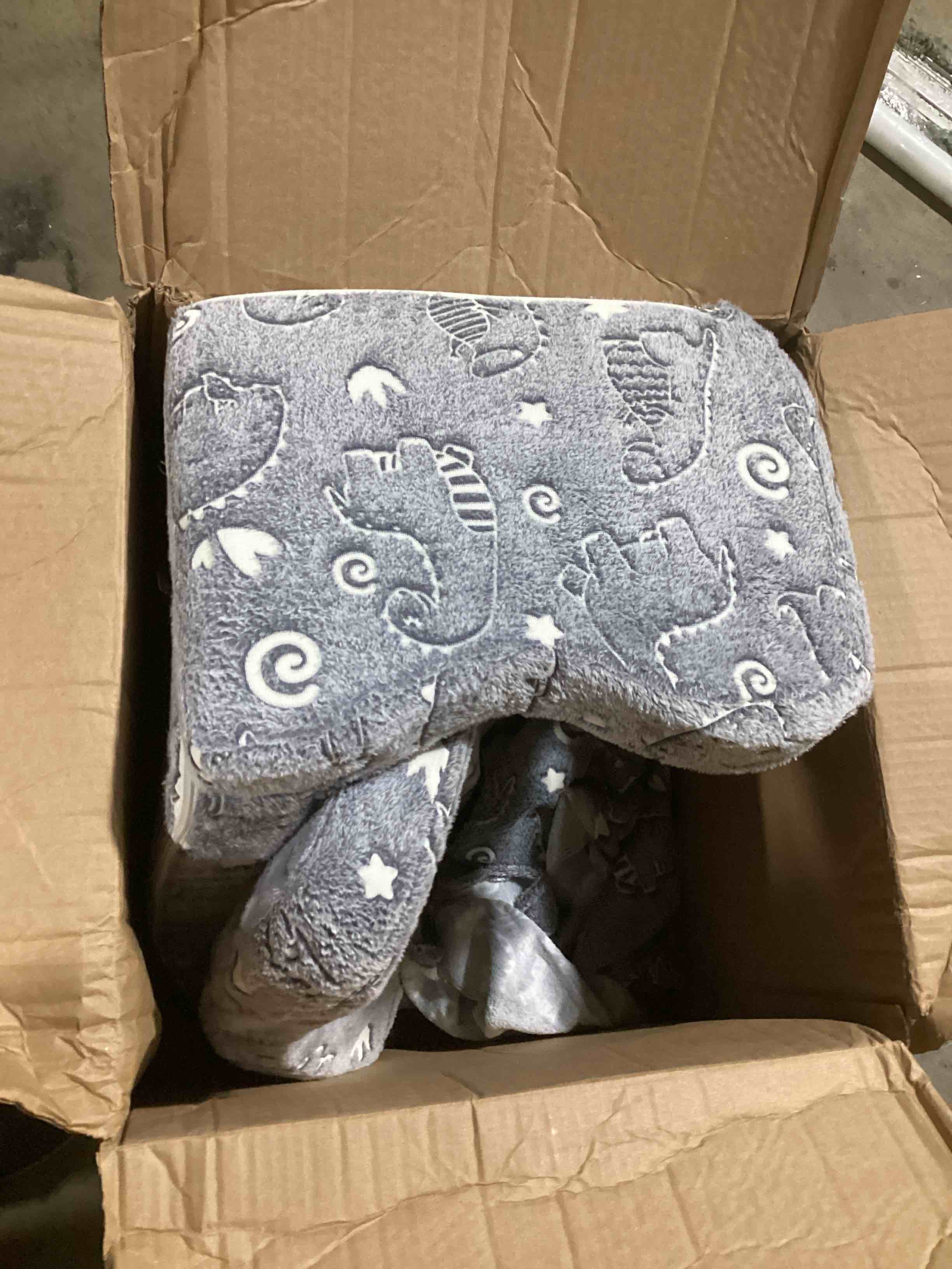 https://s3.amazonaws.com/lotting-images-prod/bidfta/TEA0458749_1729772942019.jpeg