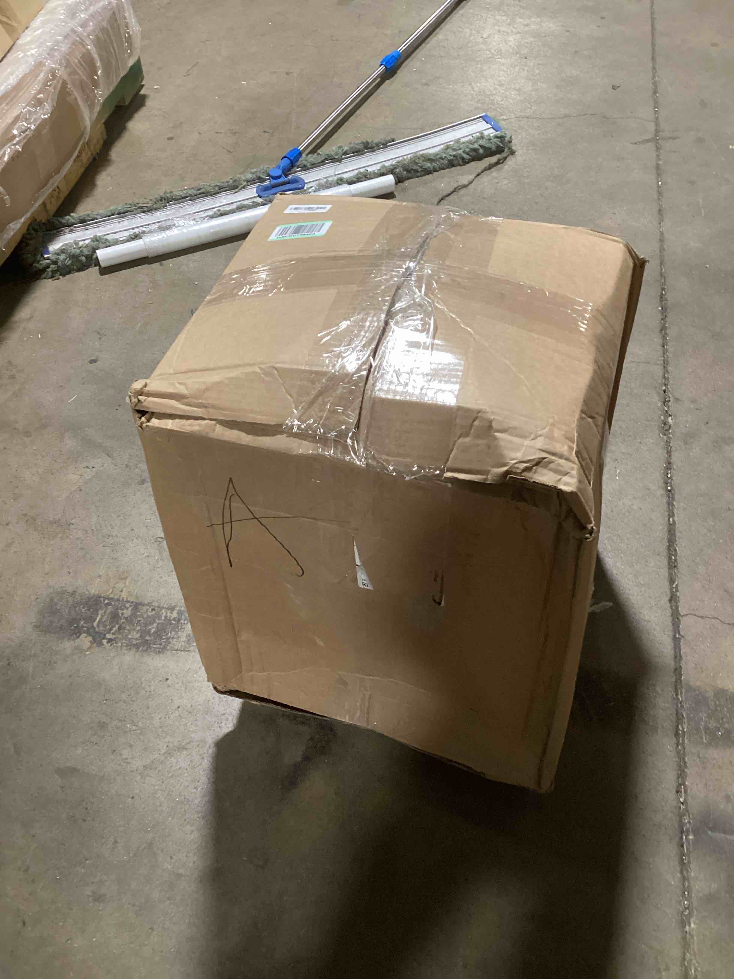https://s3.amazonaws.com/lotting-images-prod/bidfta/TEA0458749_1729772966406.jpeg