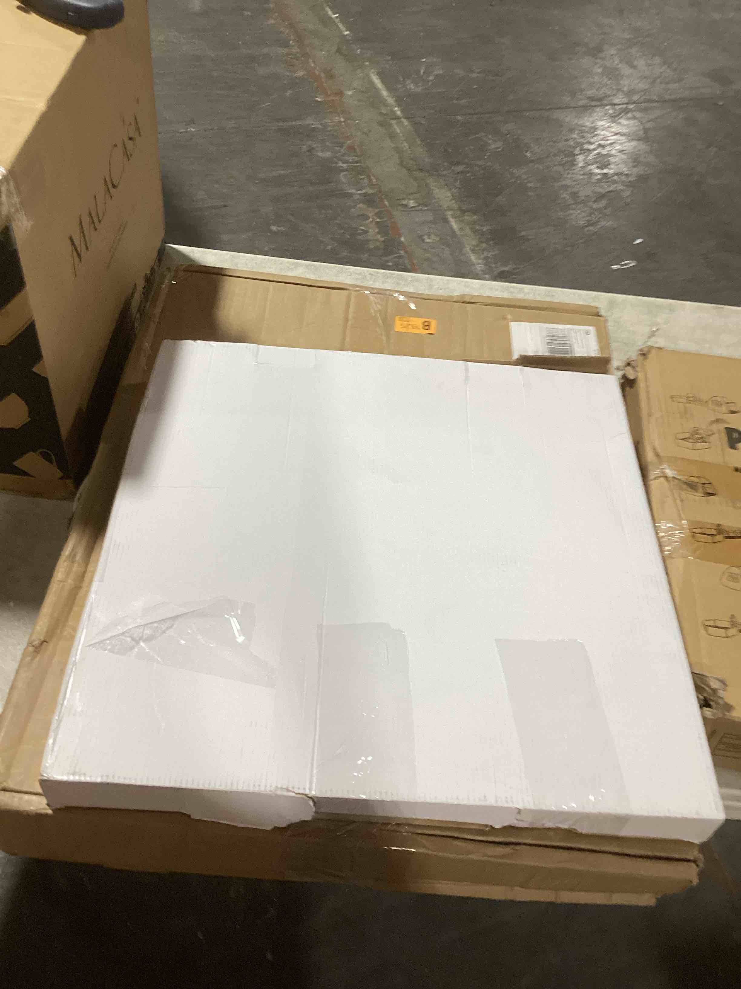 https://s3.amazonaws.com/lotting-images-prod/bidfta/TEA0458989_1729689042109.jpeg