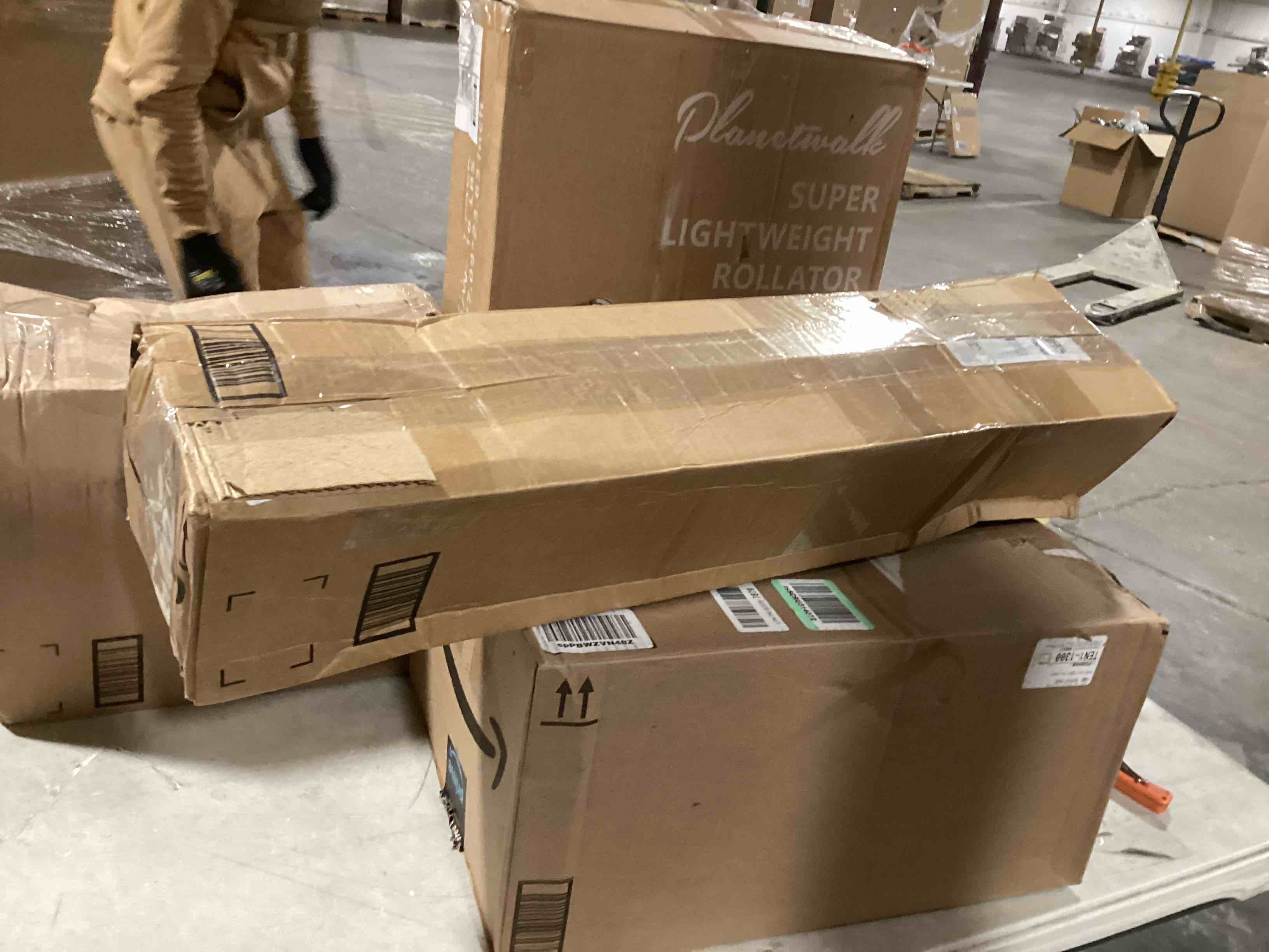 https://s3.amazonaws.com/lotting-images-prod/bidfta/TEA0459028_1729685549804.jpeg