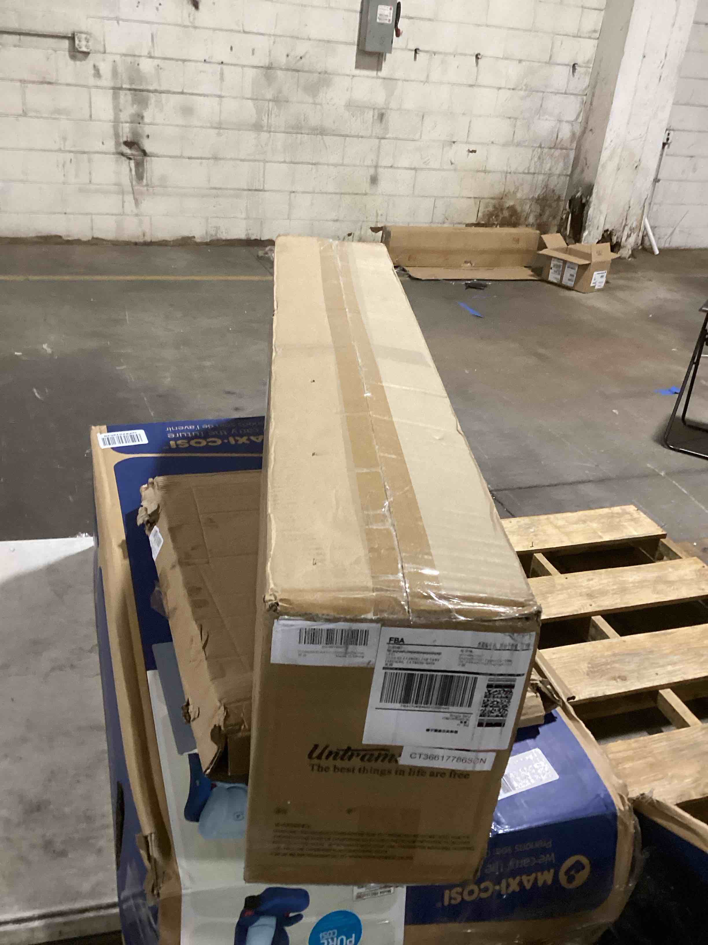 https://s3.amazonaws.com/lotting-images-prod/bidfta/TEA0459085_1729621497286.jpeg