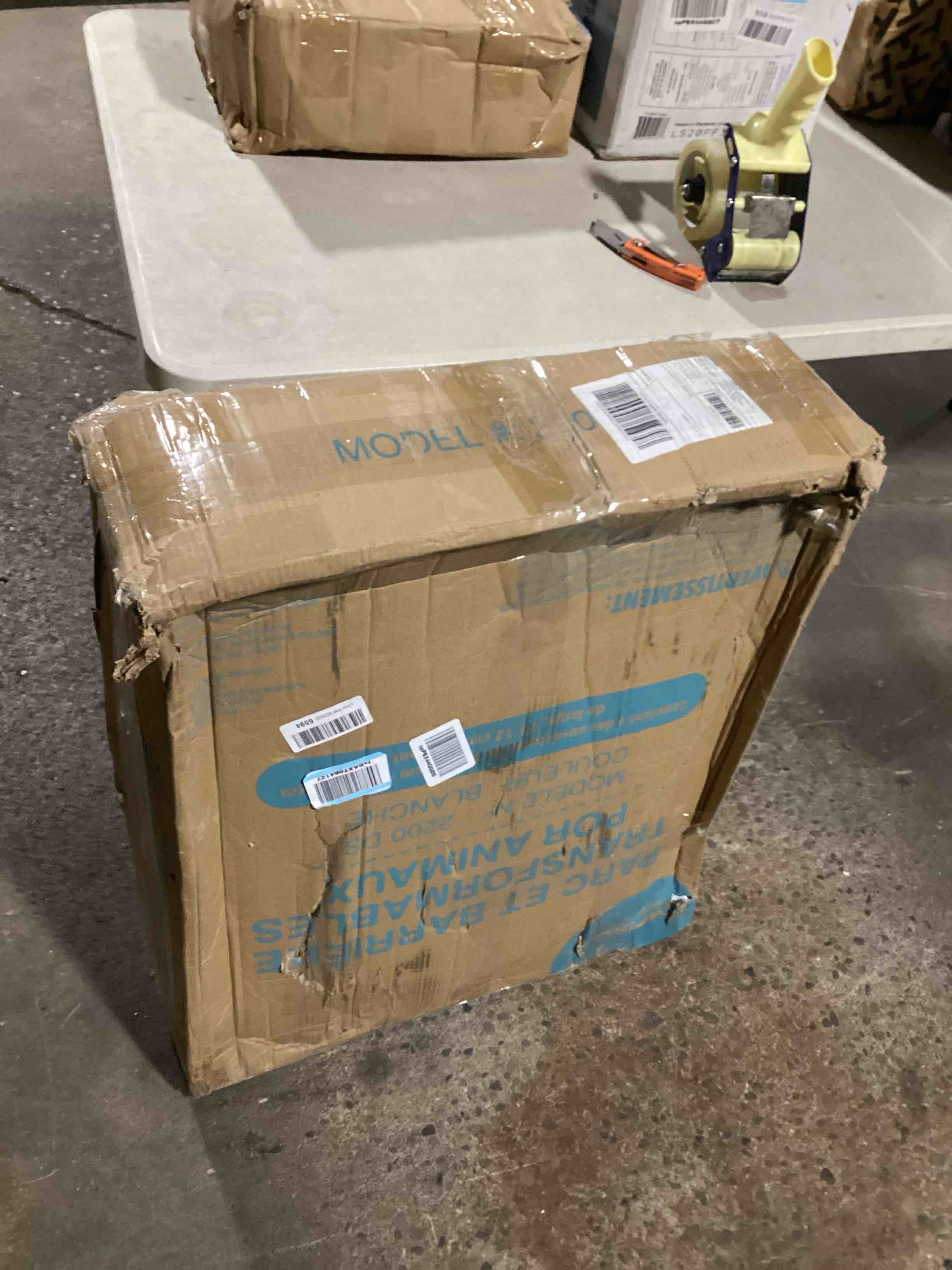 https://s3.amazonaws.com/lotting-images-prod/bidfta/TEA0459694_1729171341075.jpeg