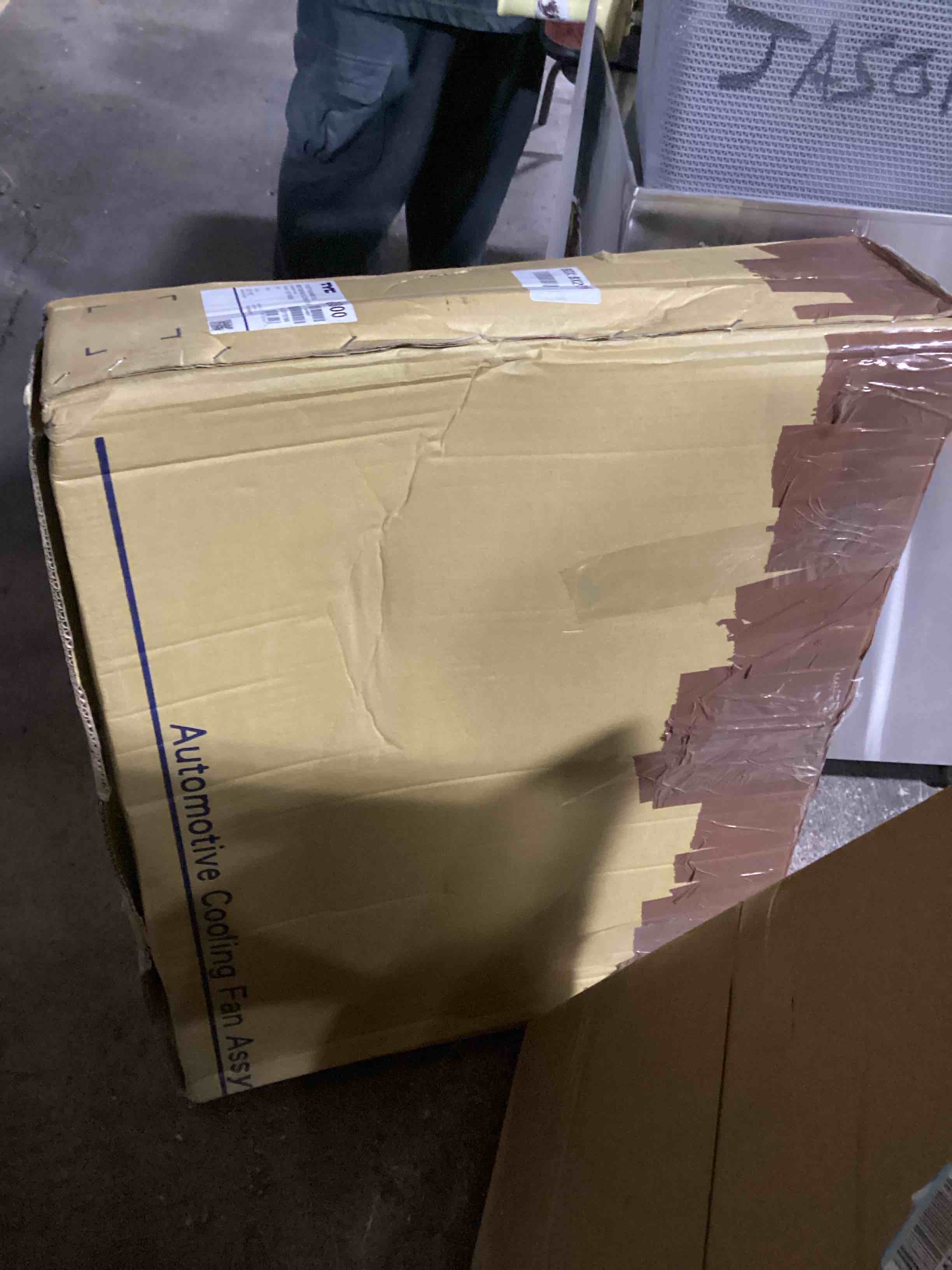 https://s3.amazonaws.com/lotting-images-prod/bidfta/TEA0459746_1729169291445.jpeg