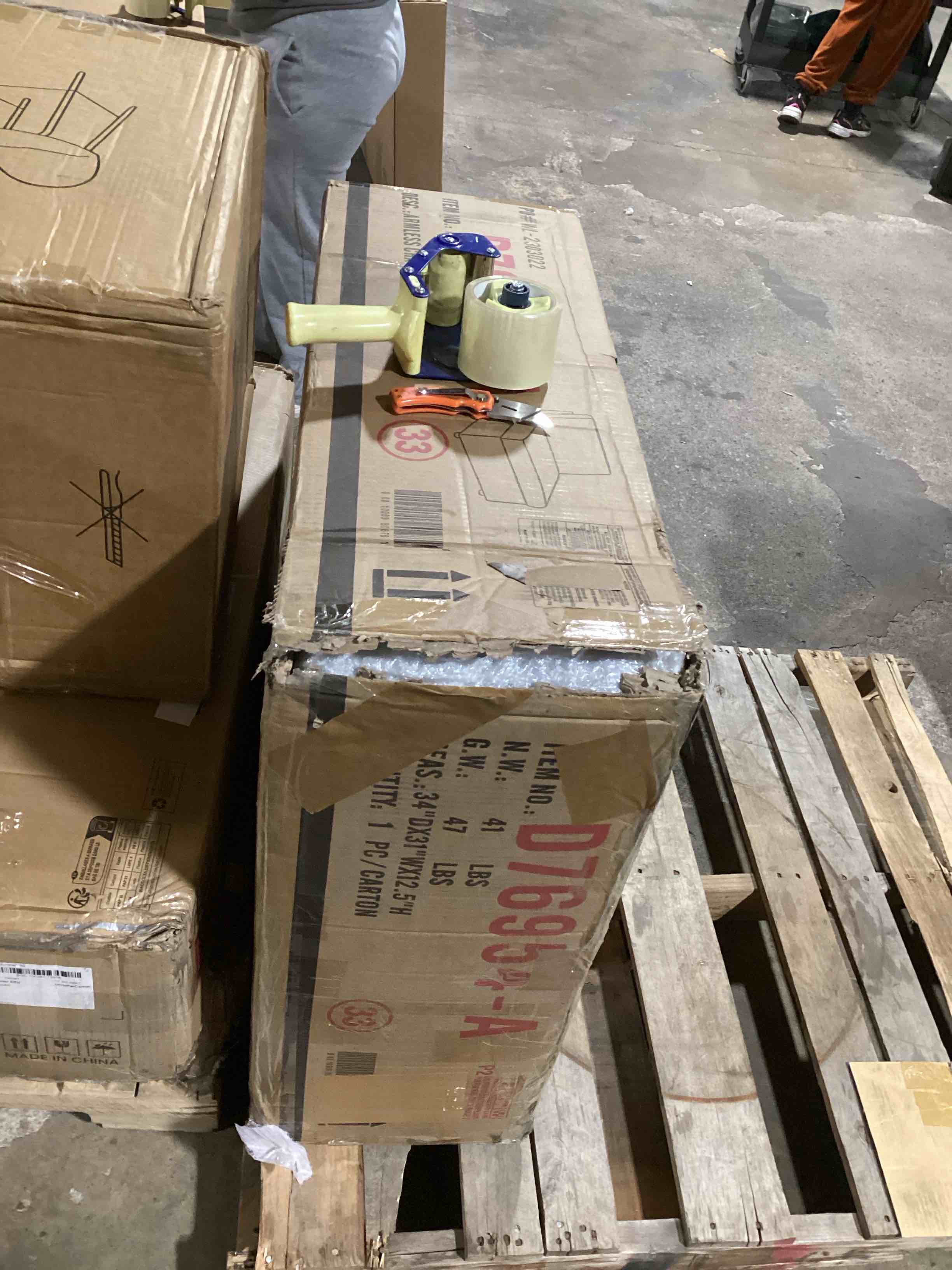 https://s3.amazonaws.com/lotting-images-prod/bidfta/TEA0459793_1729166663651.jpeg