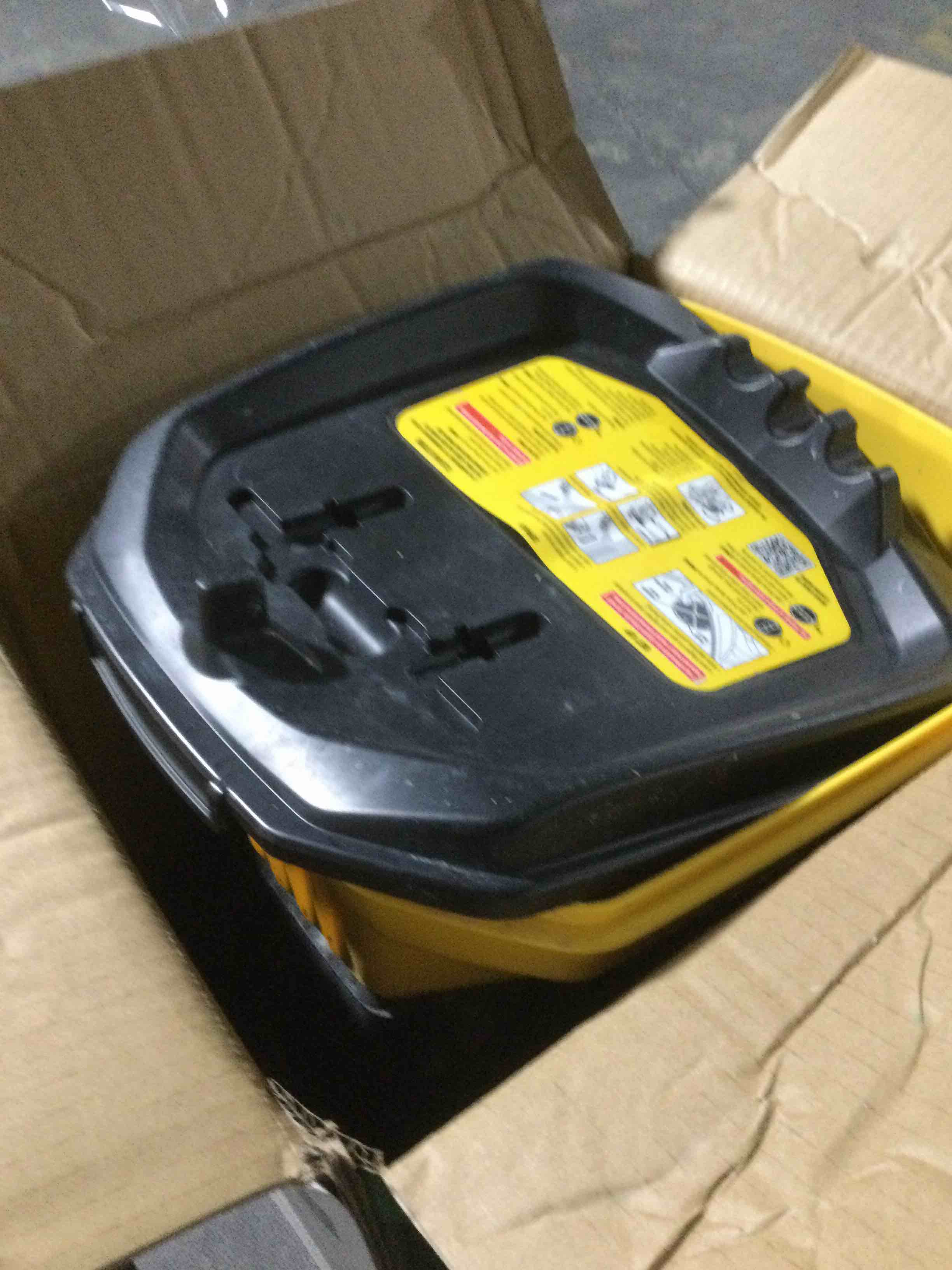https://s3.amazonaws.com/lotting-images-prod/bidfta/TEA0460423_1730741837141.jpeg